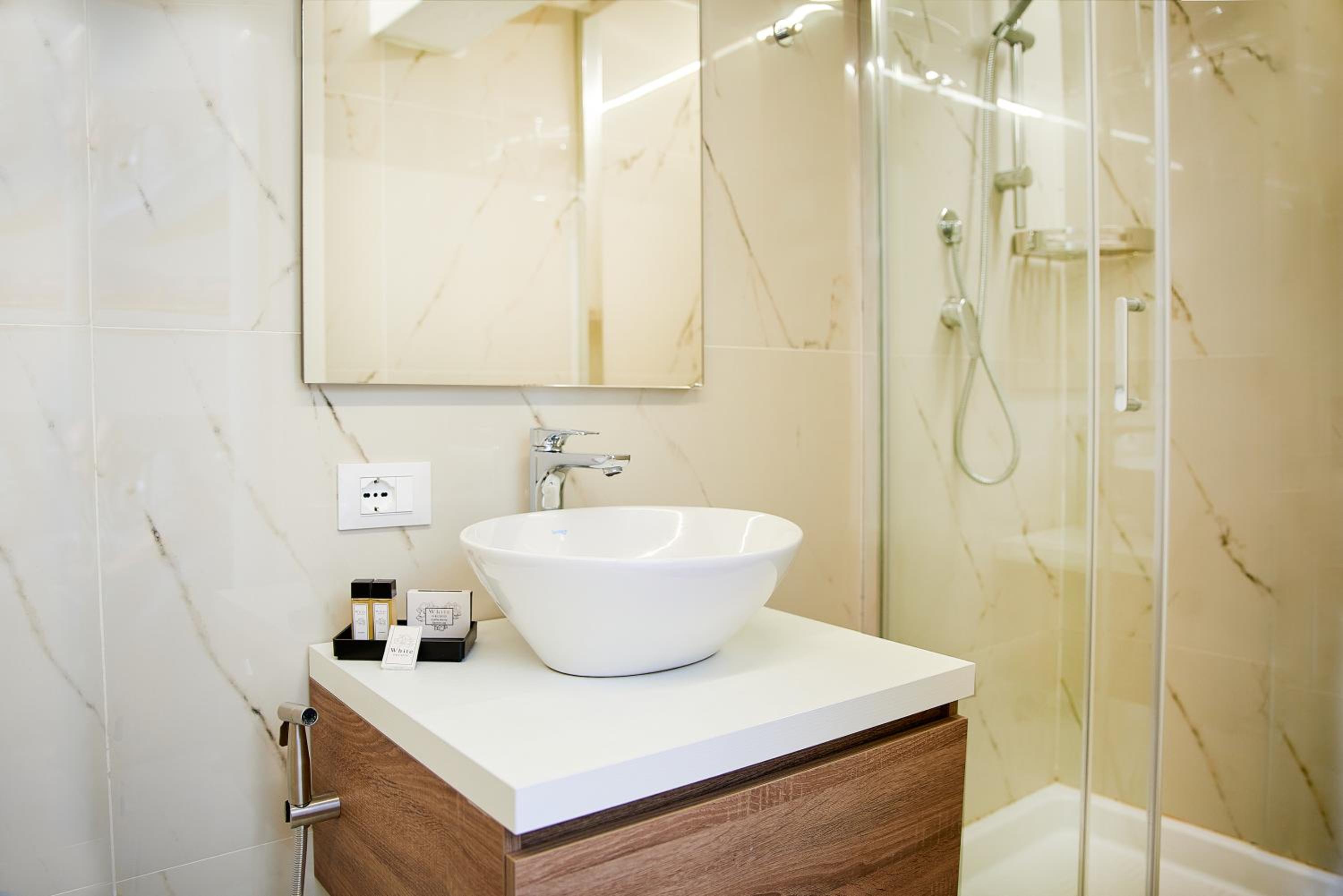 Double Room with Private Bathroom photo 2