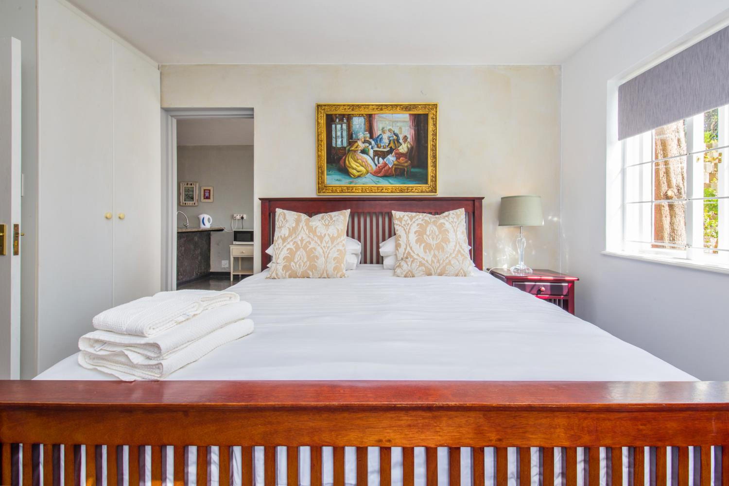 One-Bedroom Suite - Photo 21