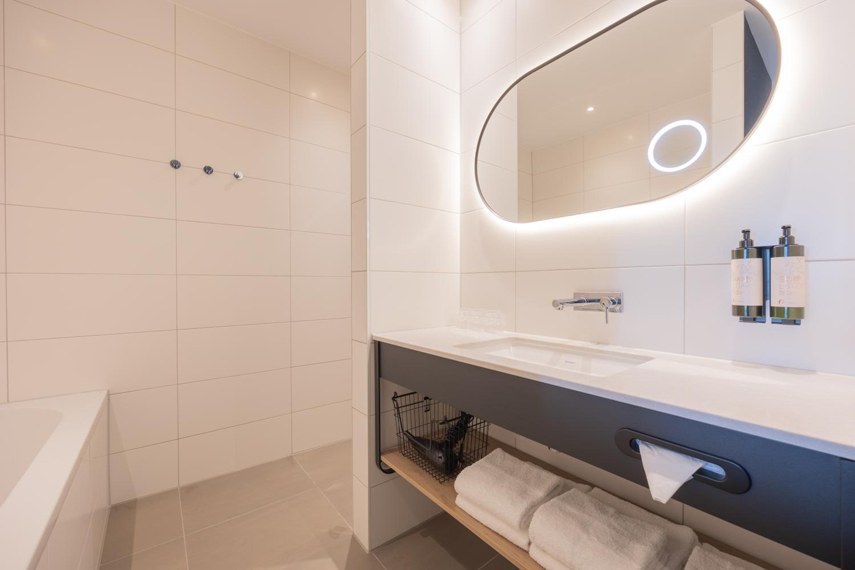 Superior Triple Room photo 3