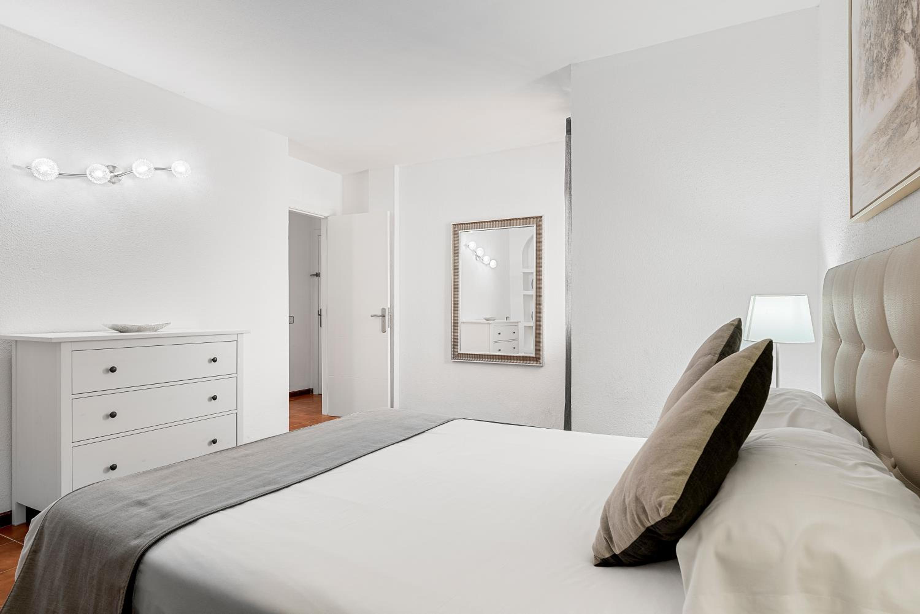 One-Bedroom Penthouse Apartment