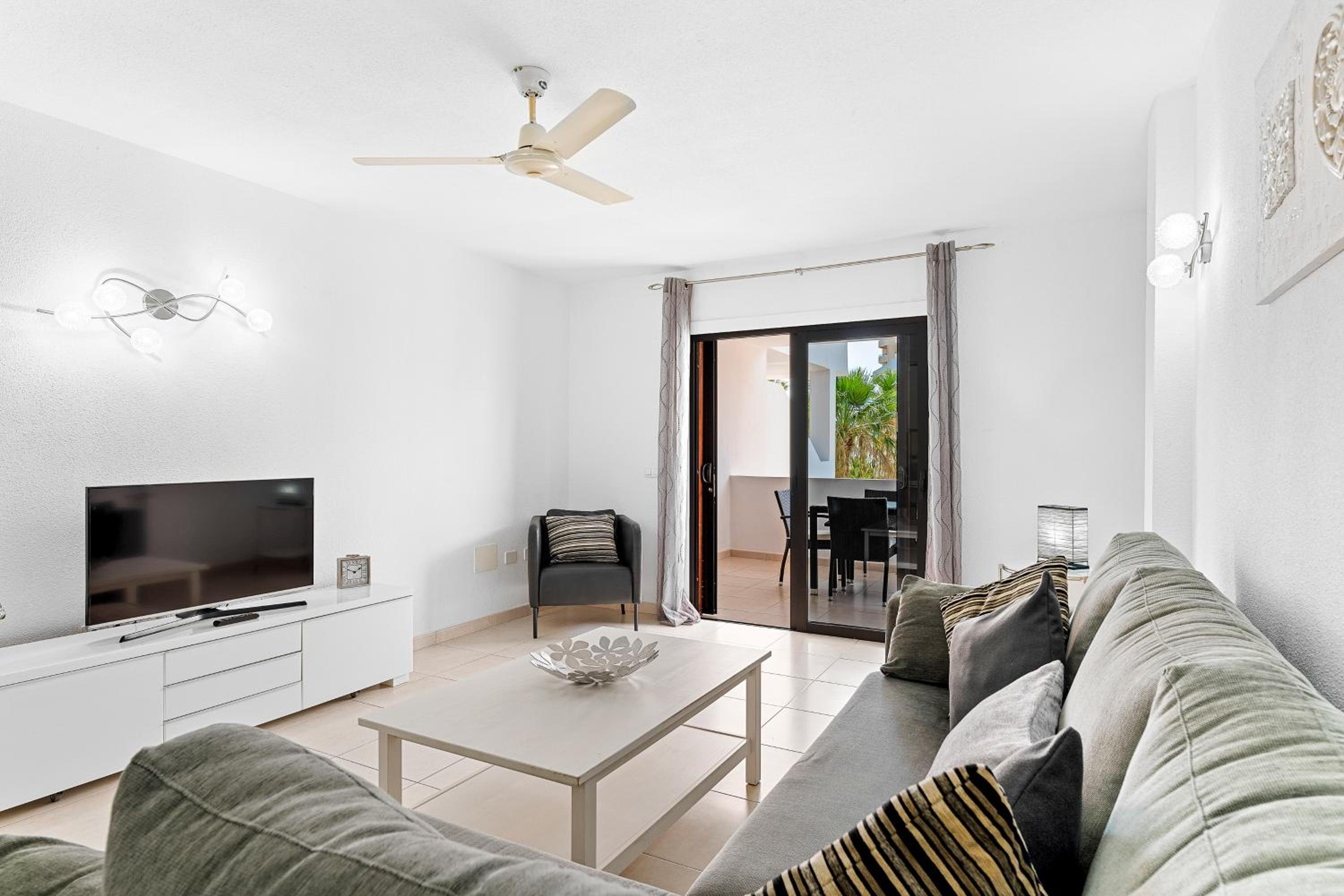 Superior Apartment thumbnail 5