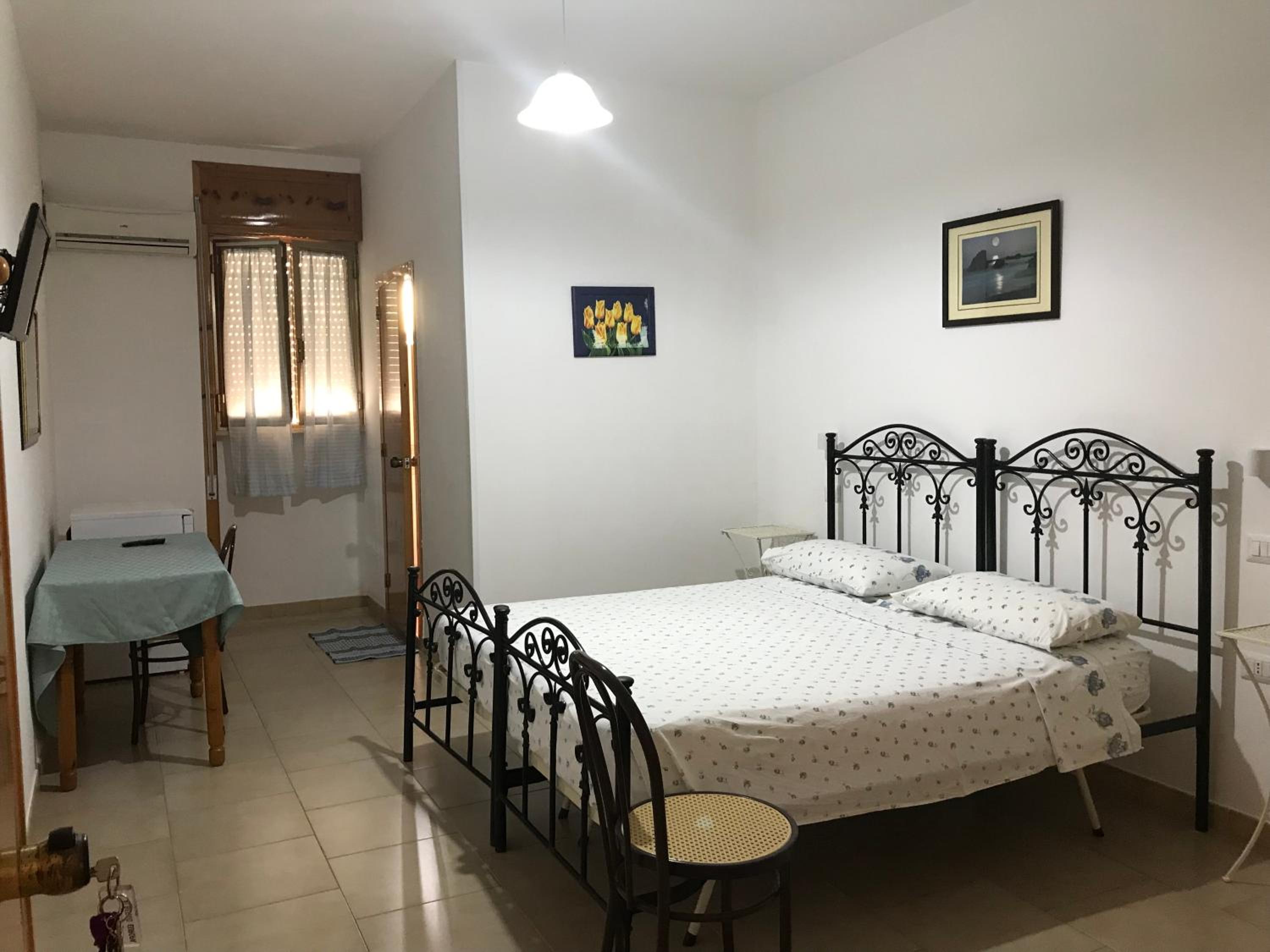 Standard Double Room - Photo 37