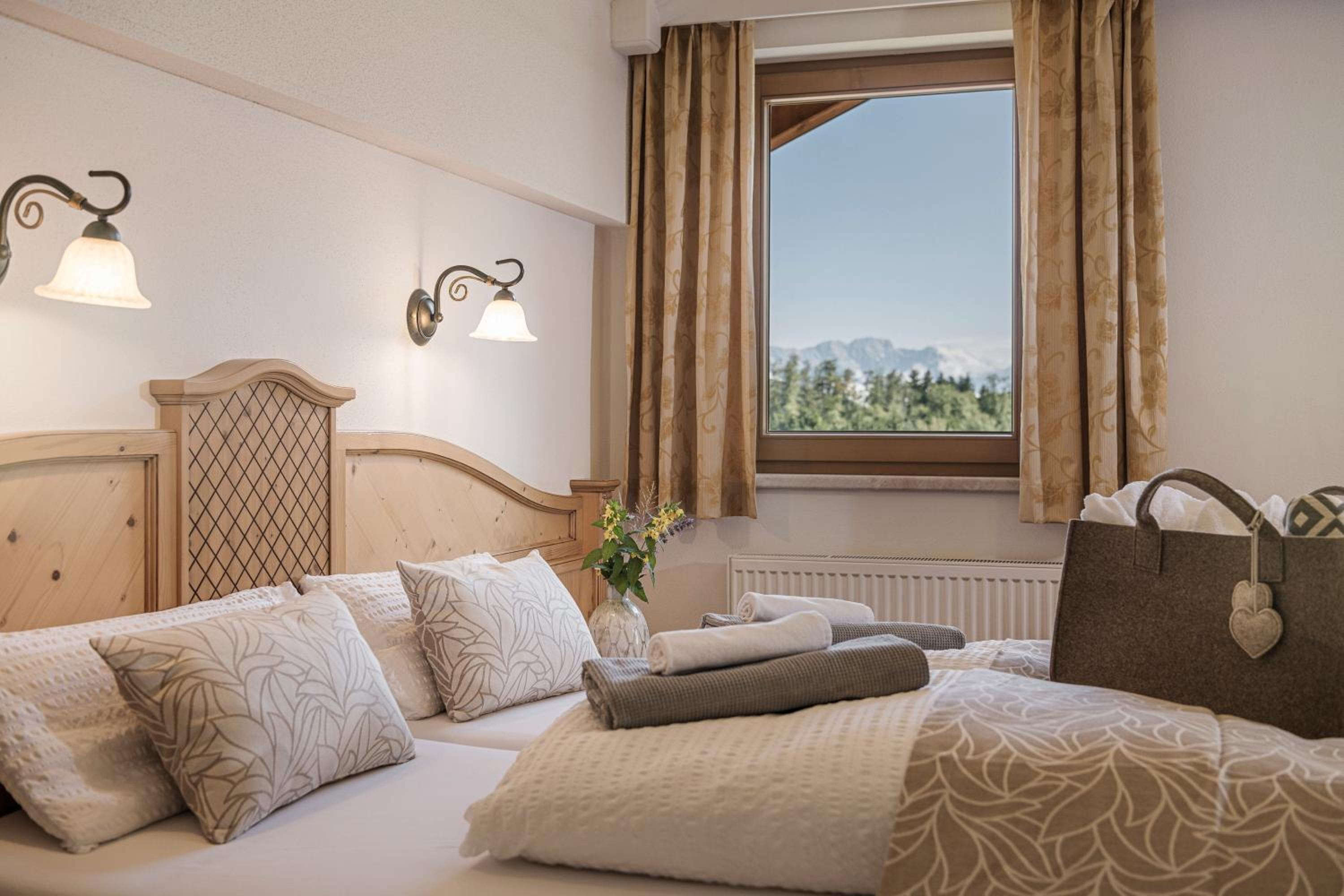 Junior Suite with Mountain View photo 2