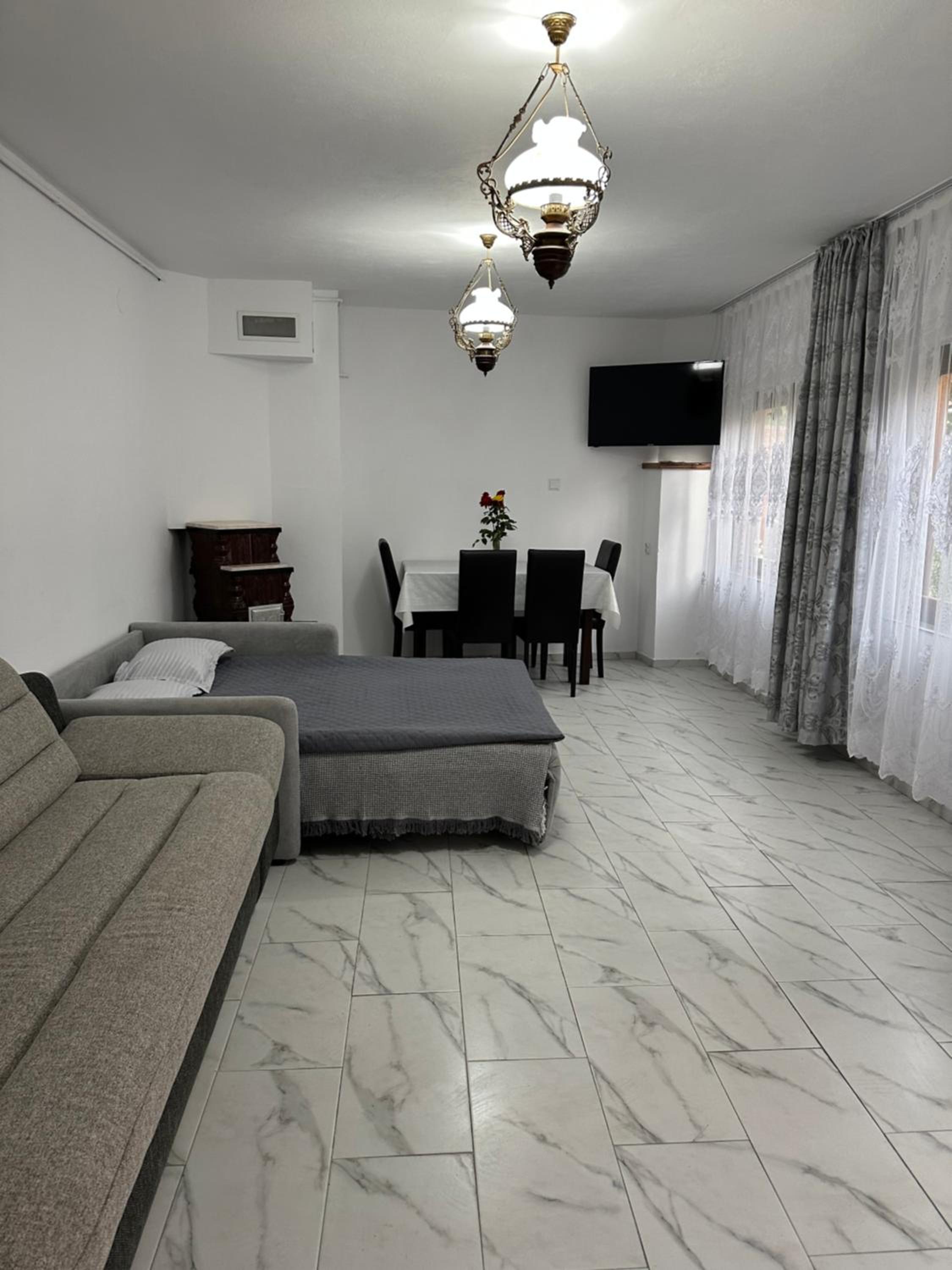 Two-Bedroom House - Photo 1