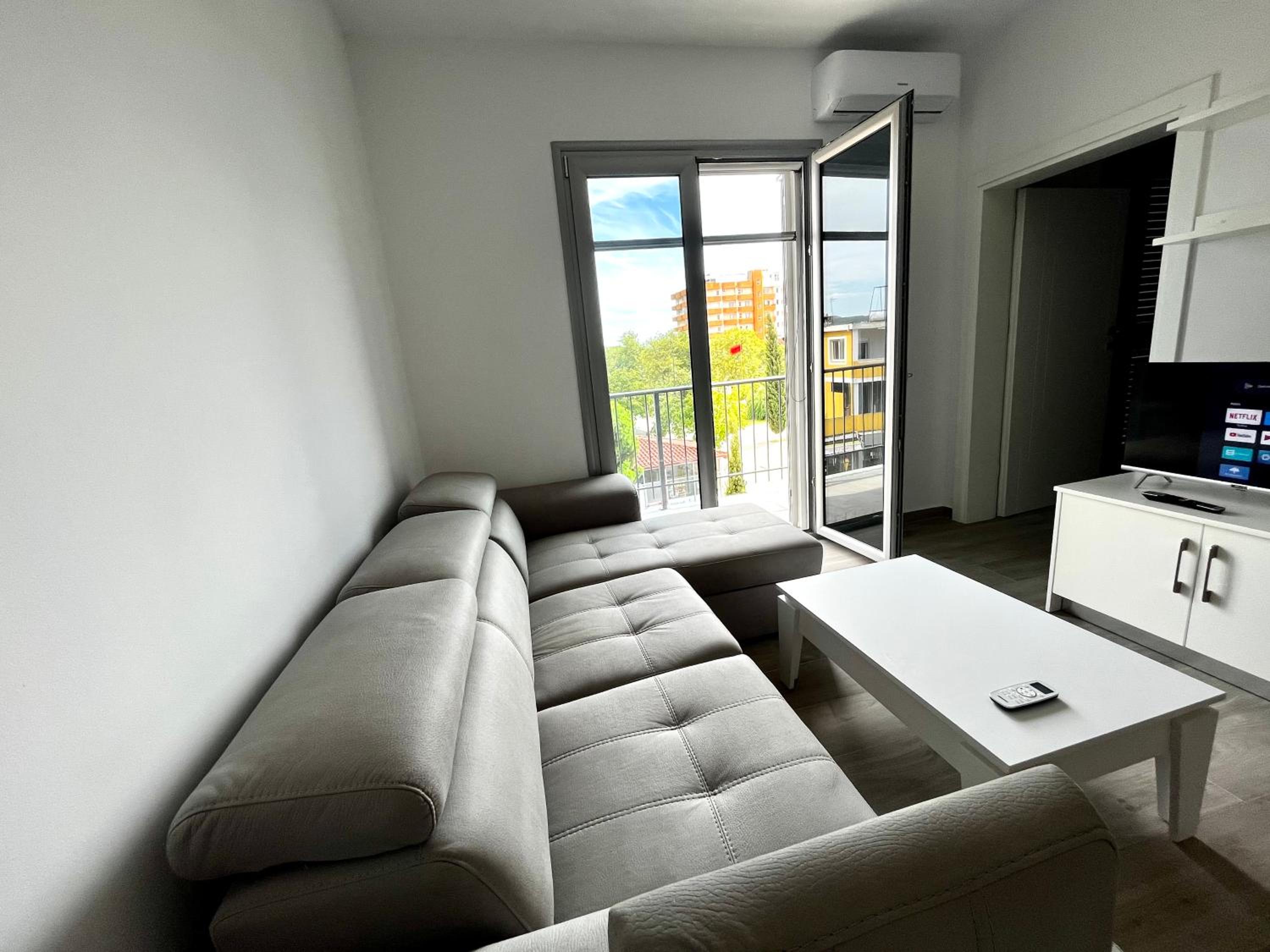 Apartment photo 3
