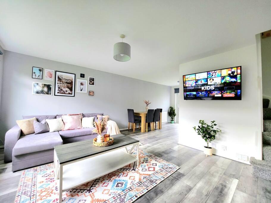 Three-Bedroom House photo 1