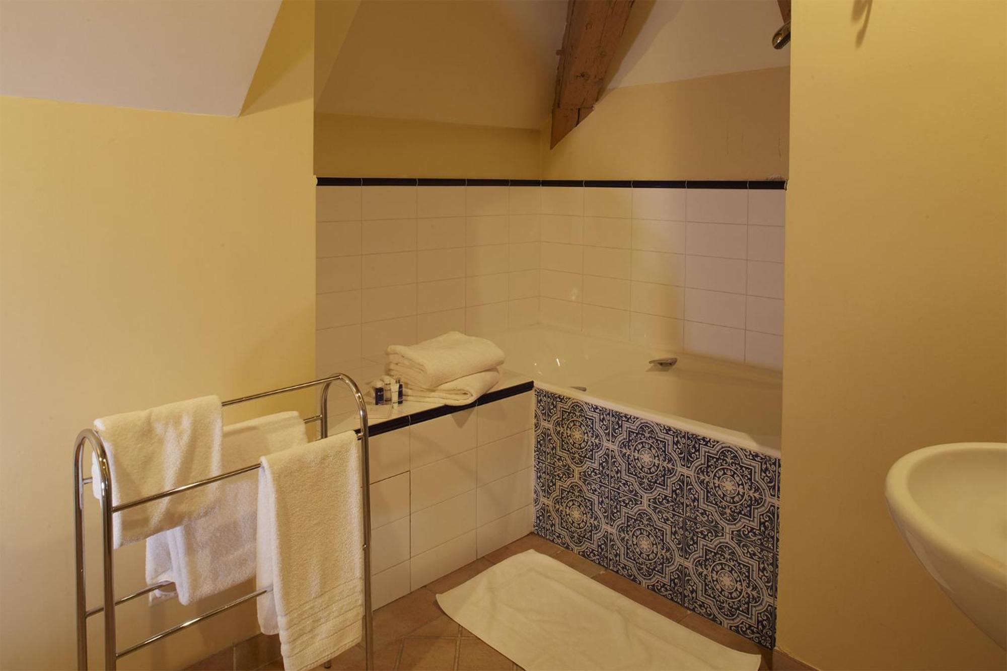 Suite - Photo 3