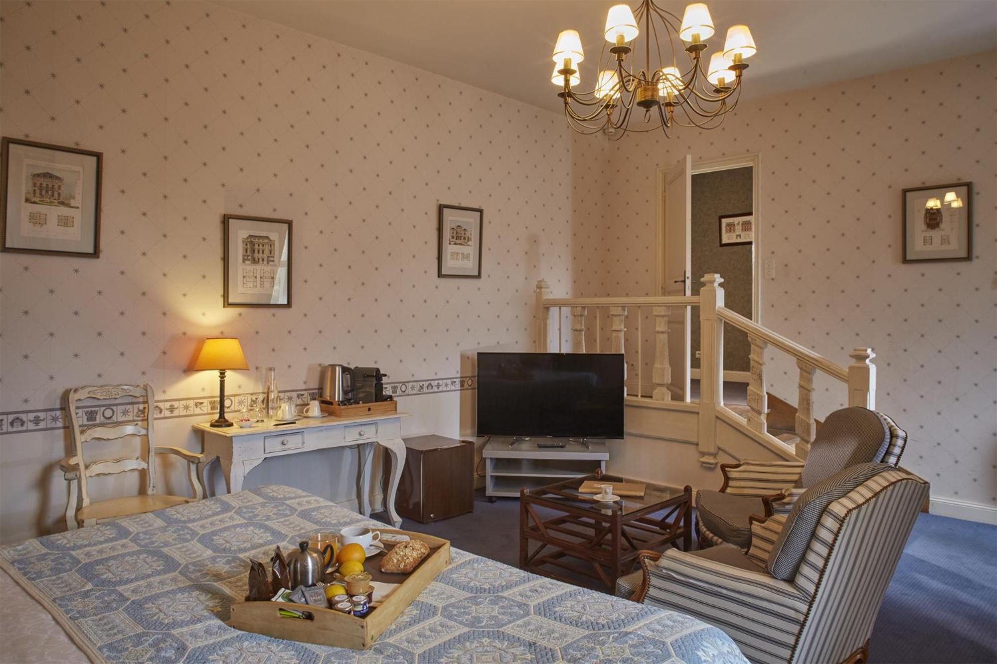 Suite - Photo 5