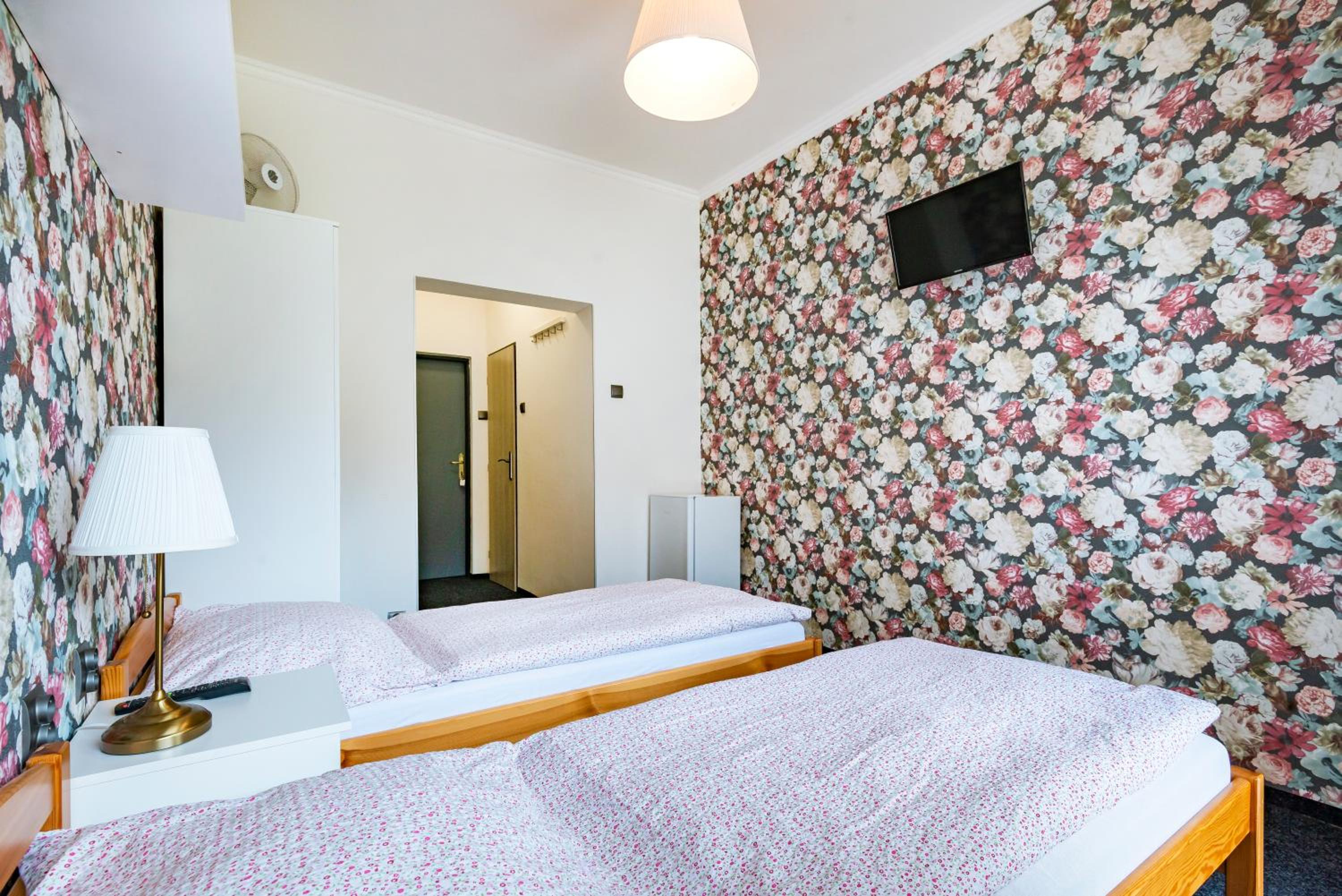 Standard Twin Room photo 2