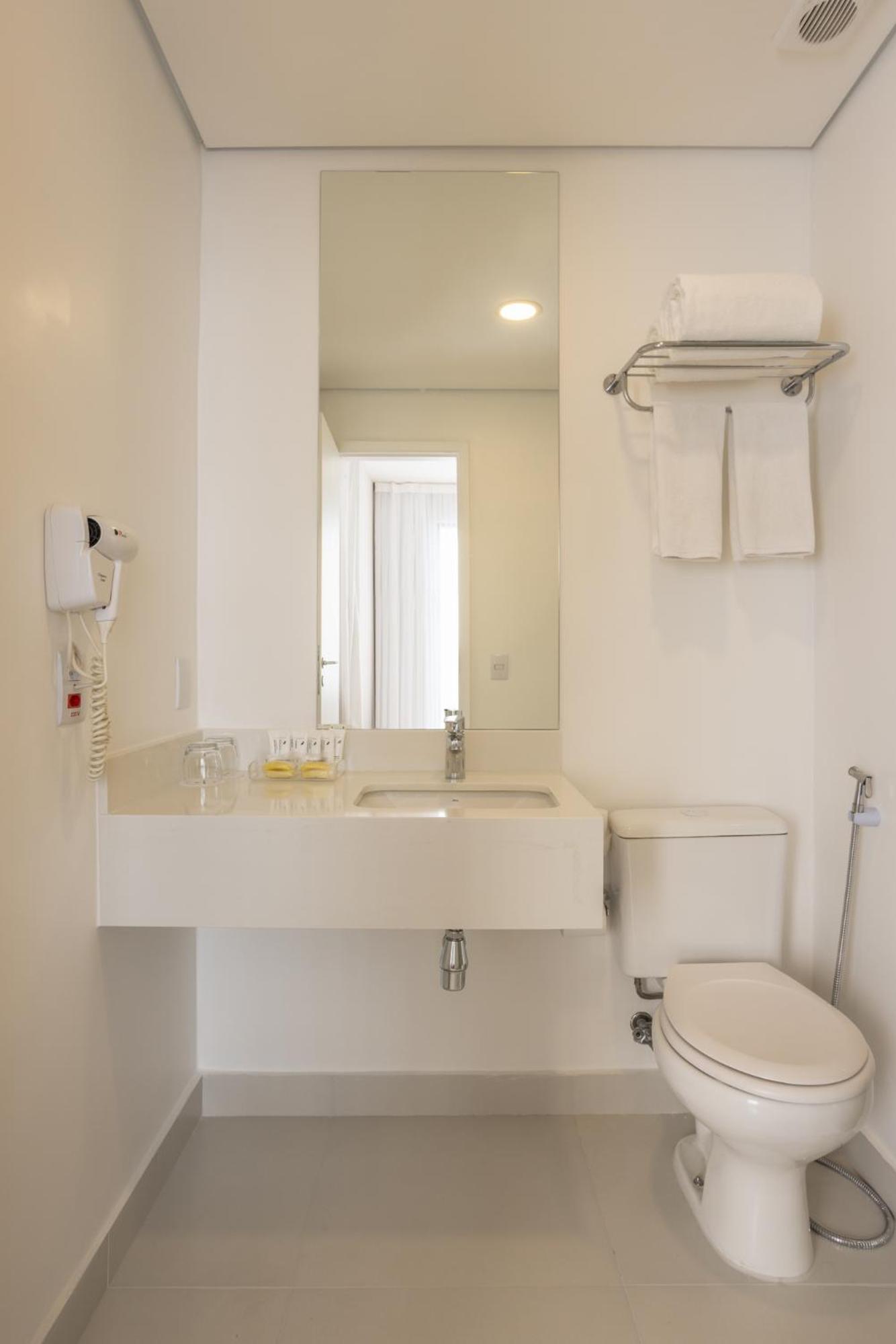 Executive Suite - Photo 10
