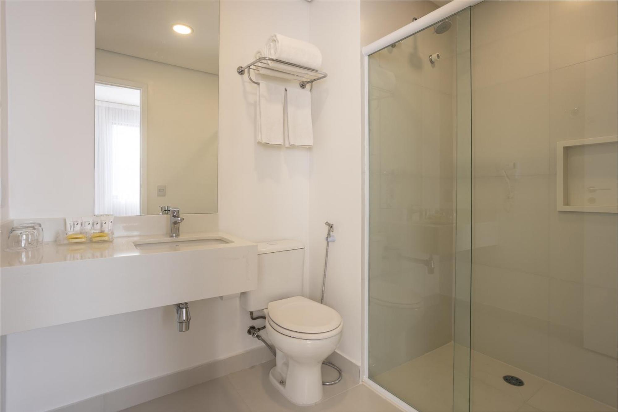 Executive Suite - Photo 15