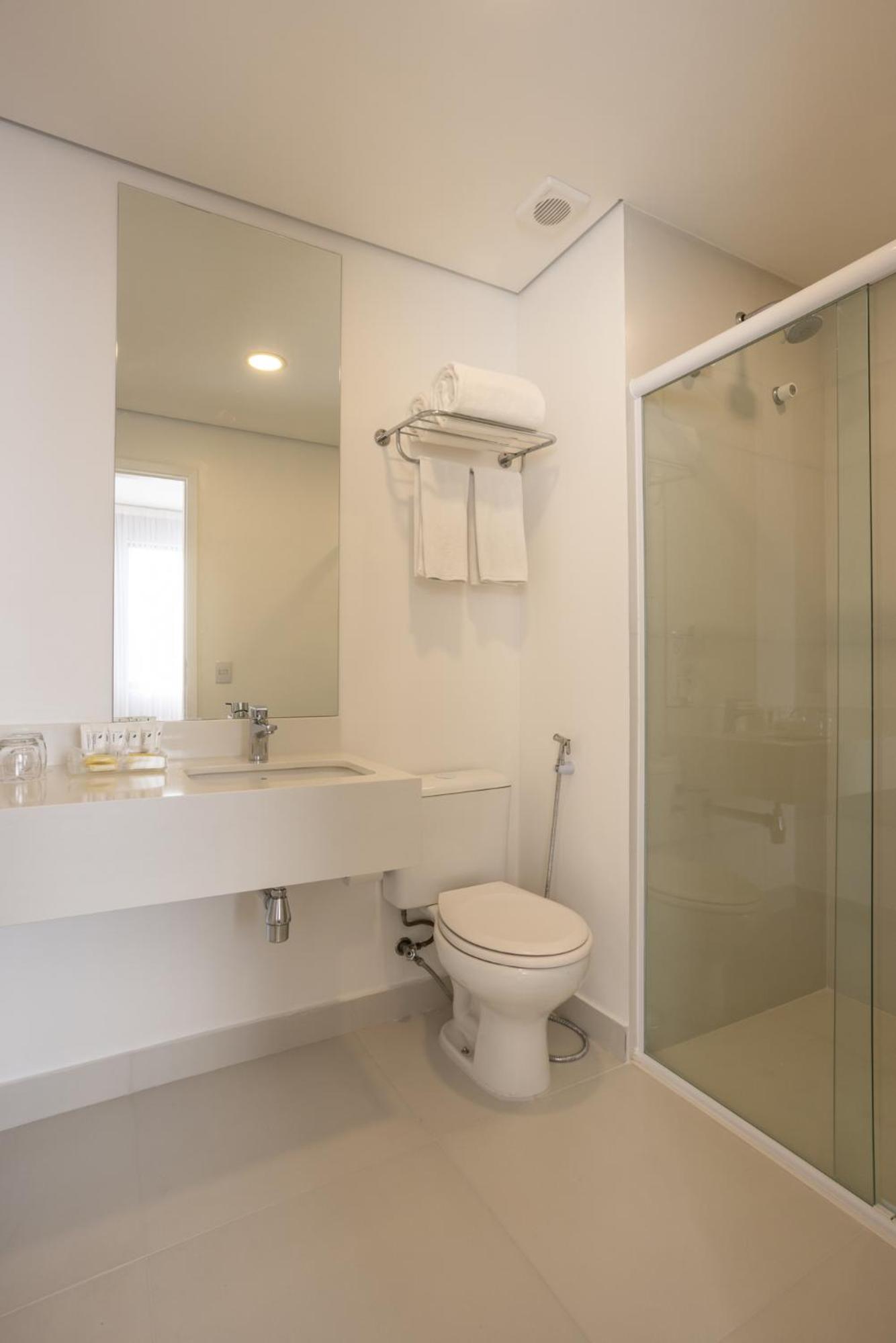 Executive Suite - Photo 16