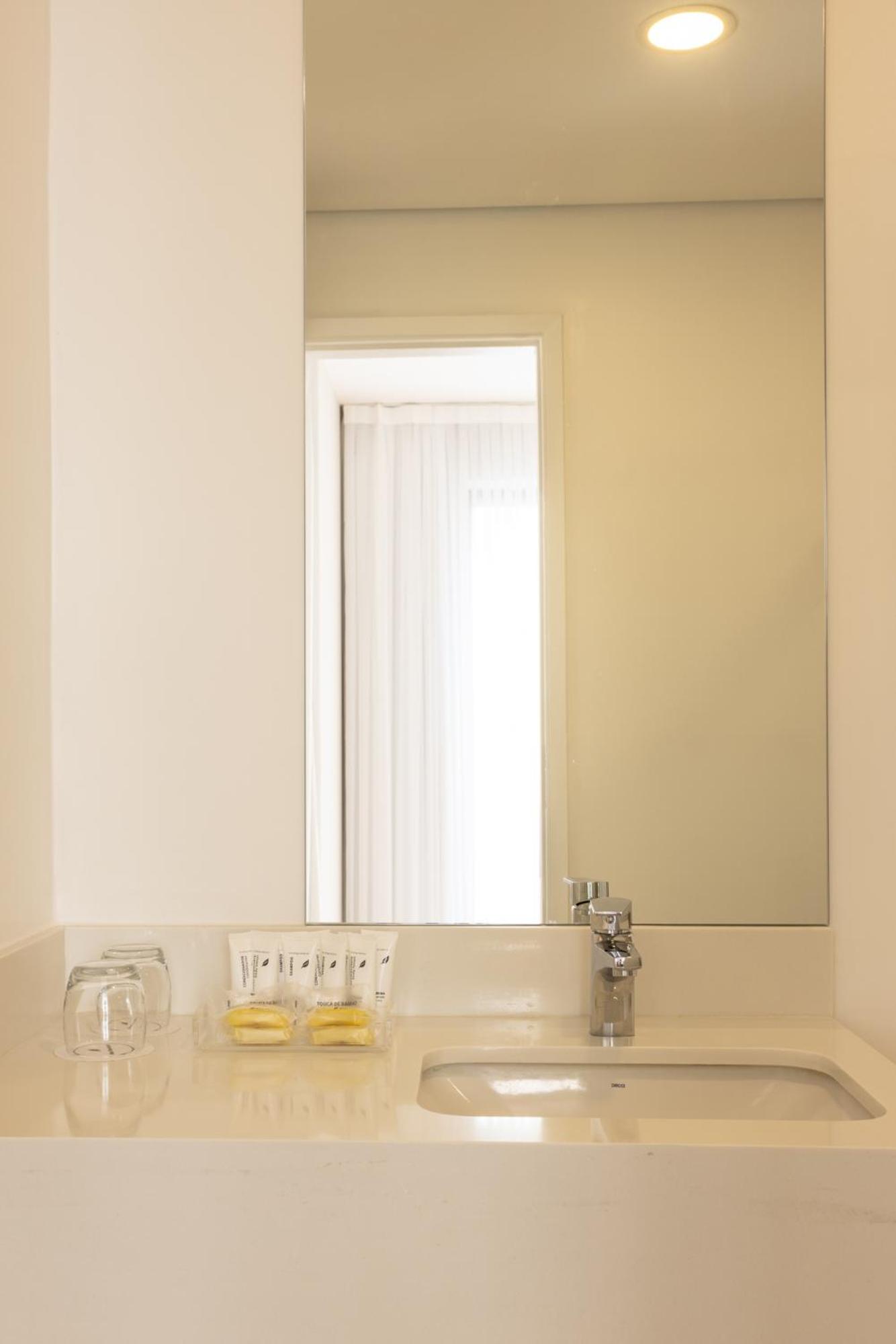 Executive Suite - Photo 11