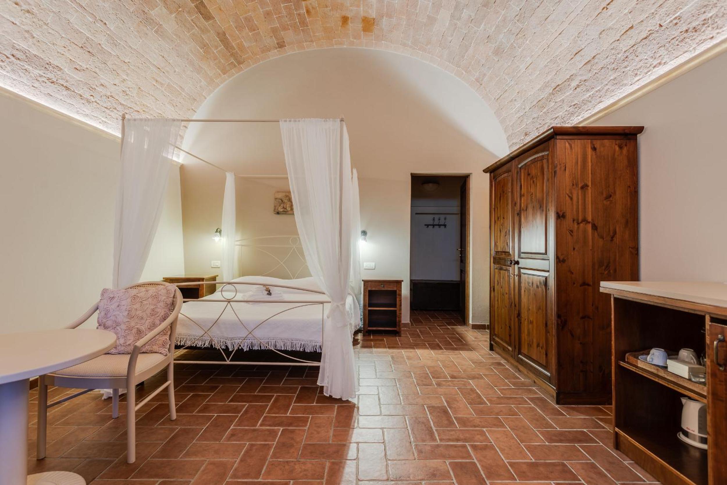 Double Room - Ground Floor photo 3
