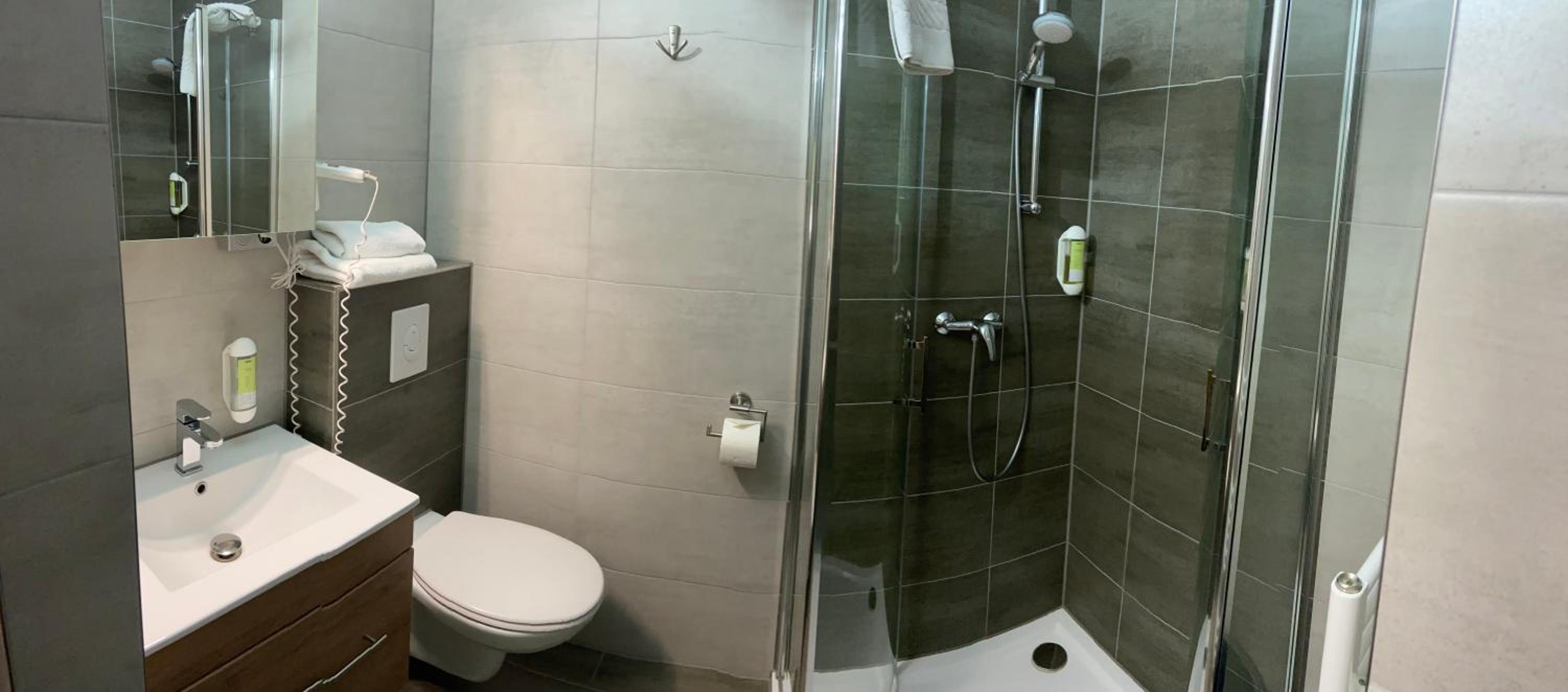 Double Room with Private Bathroom photo 3