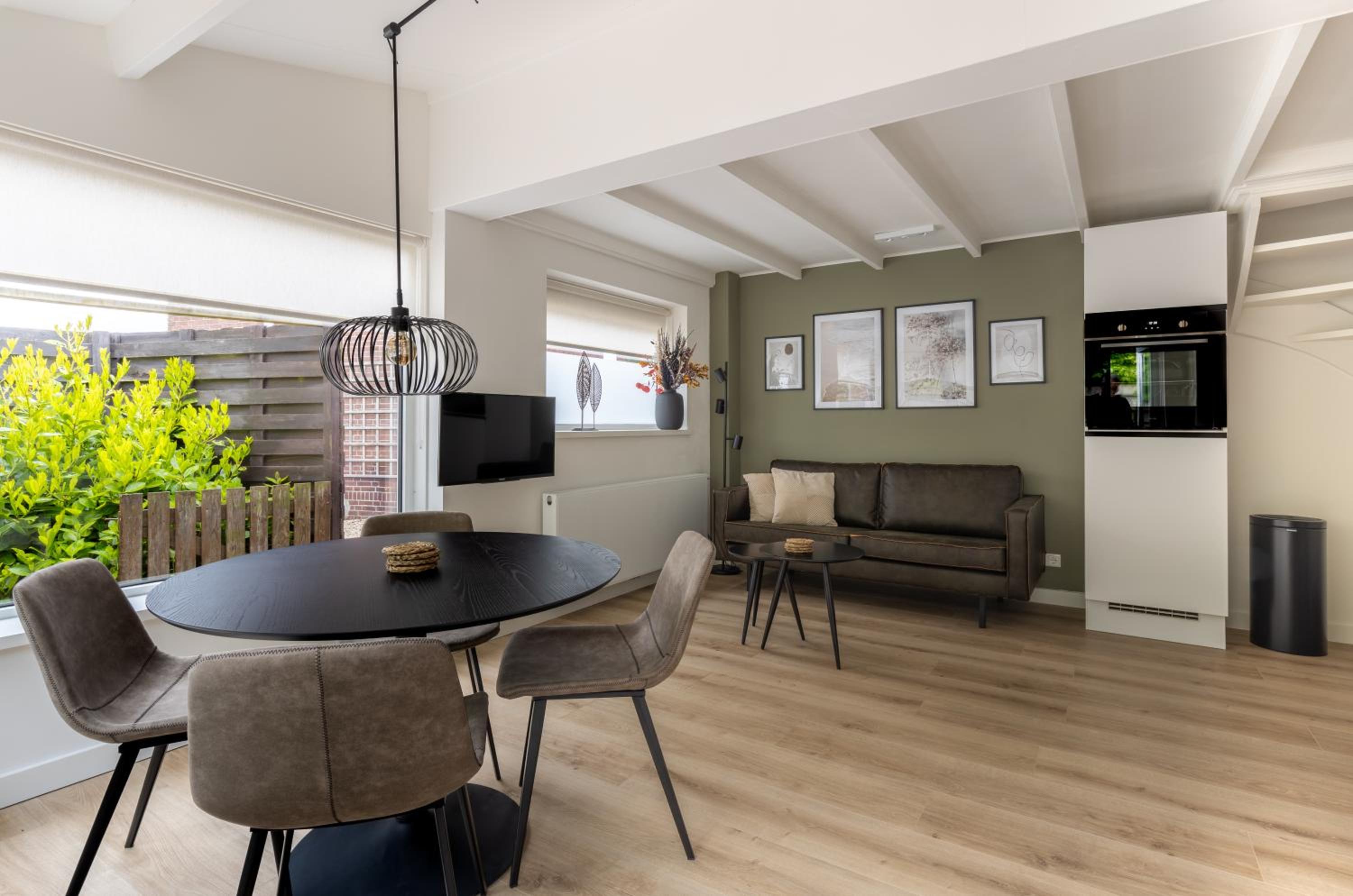 One-Bedroom House photo 1