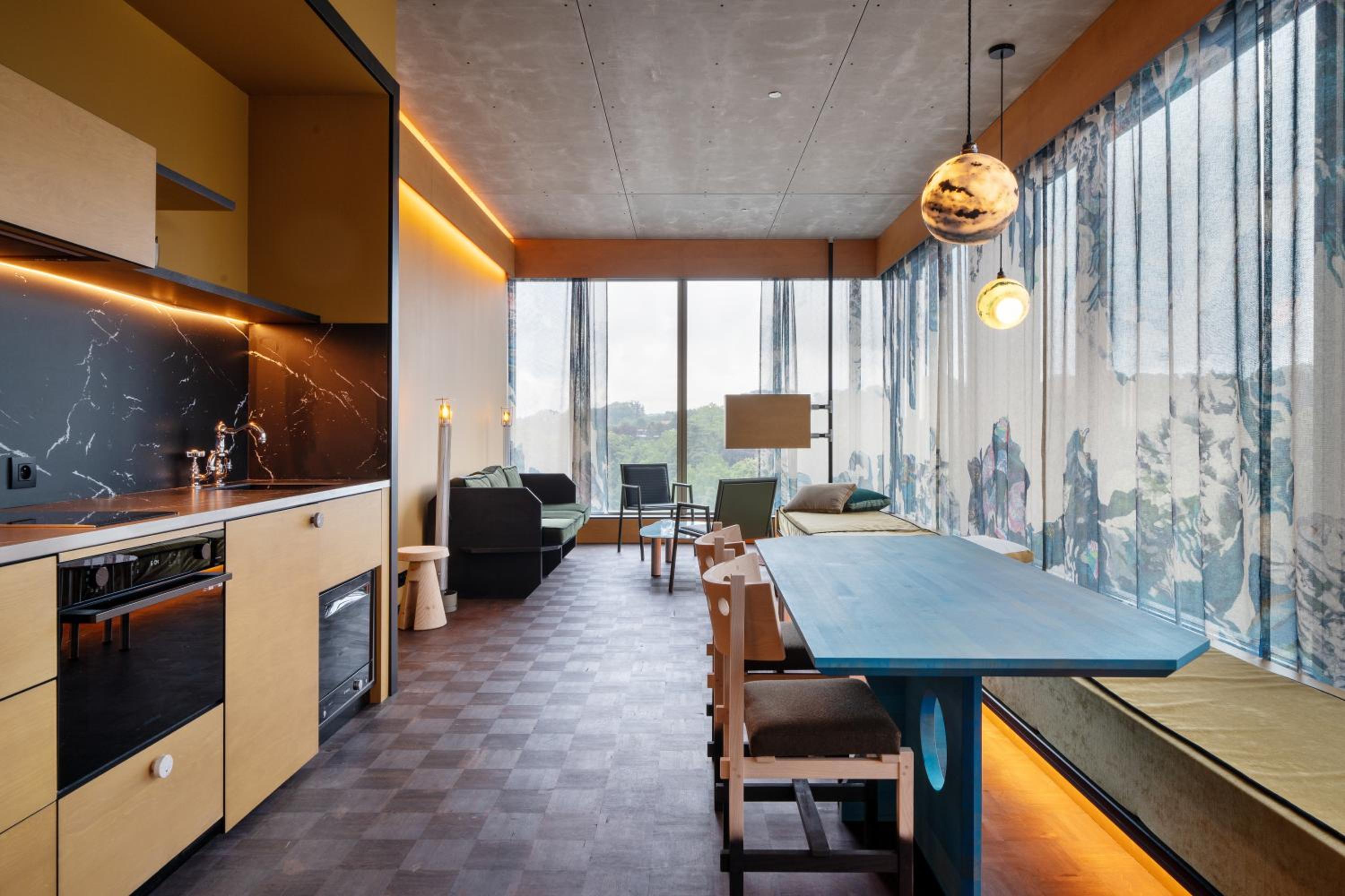 Suite 60 Panorama photo 1