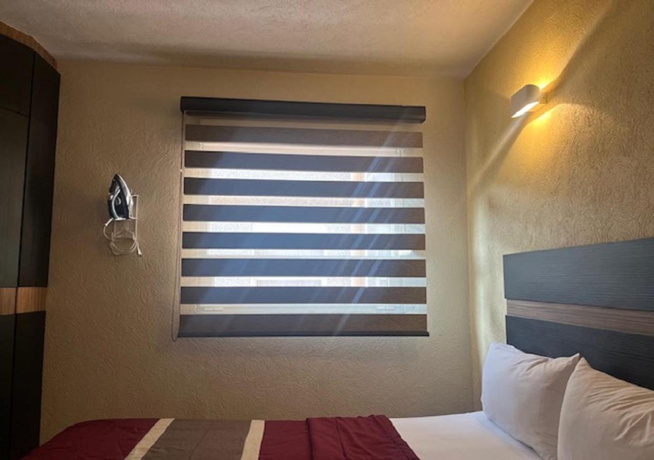 Twin Room - Photo 5