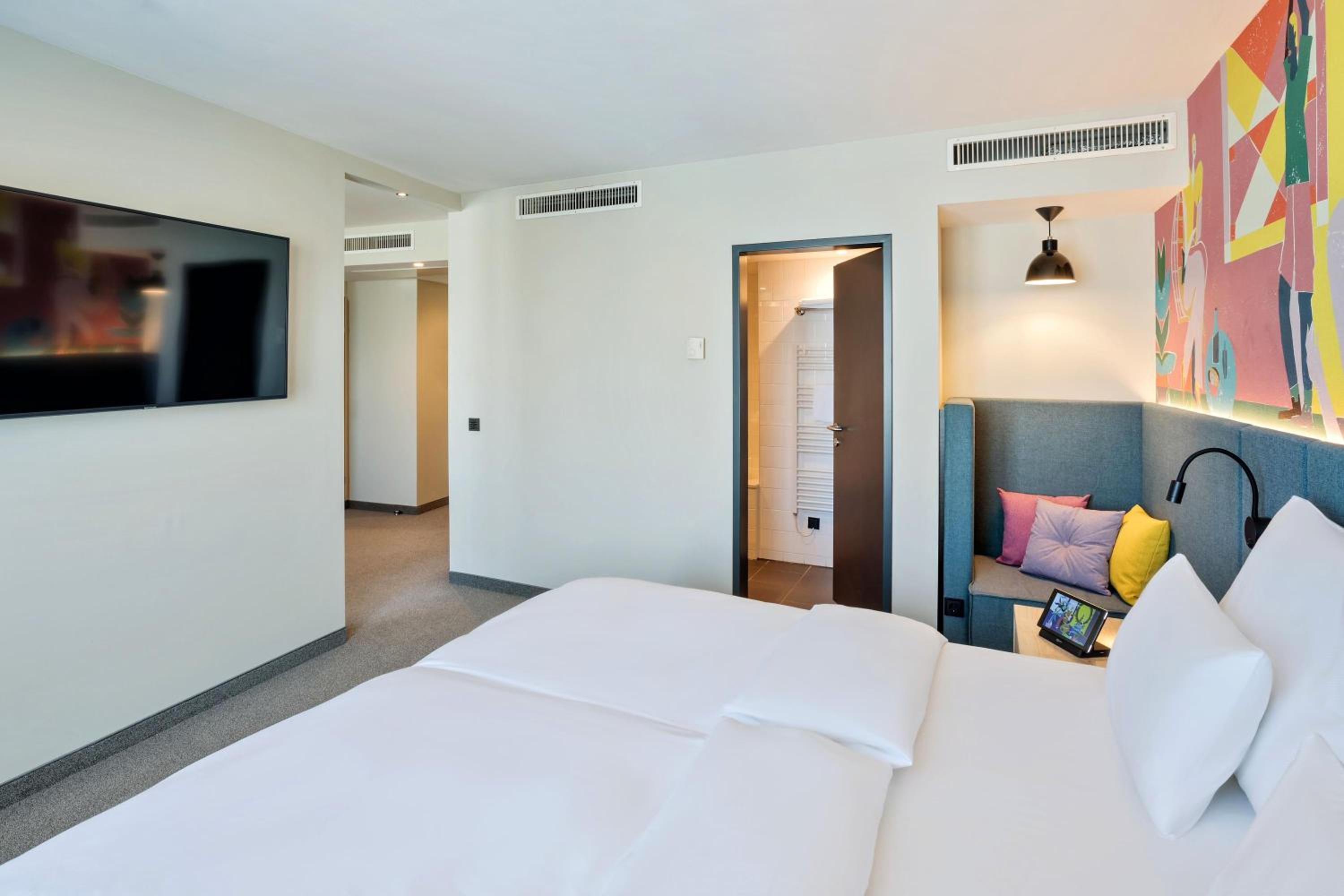 Master Bedroom photo 2
