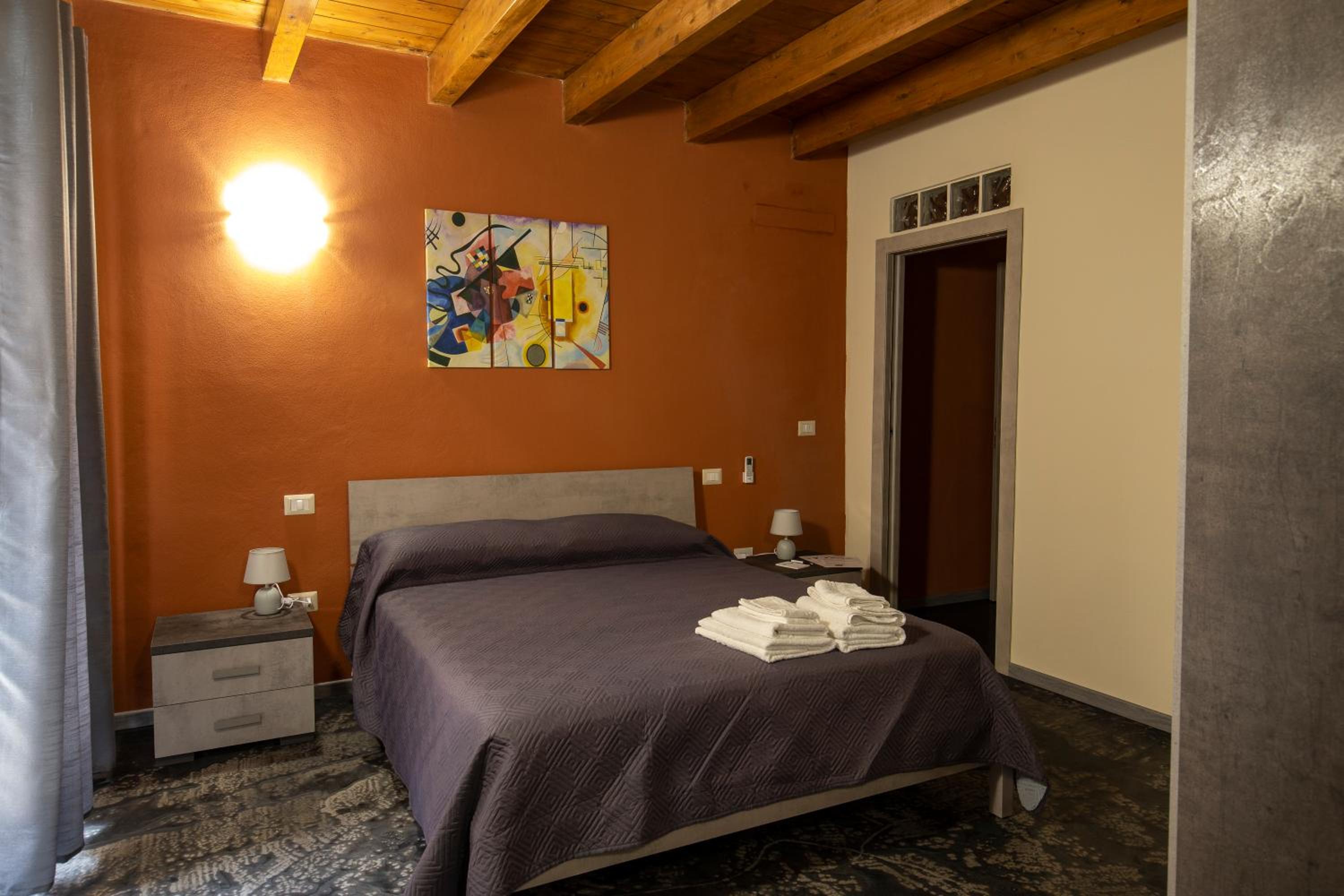 Double Room with Private Bathroom photo 1