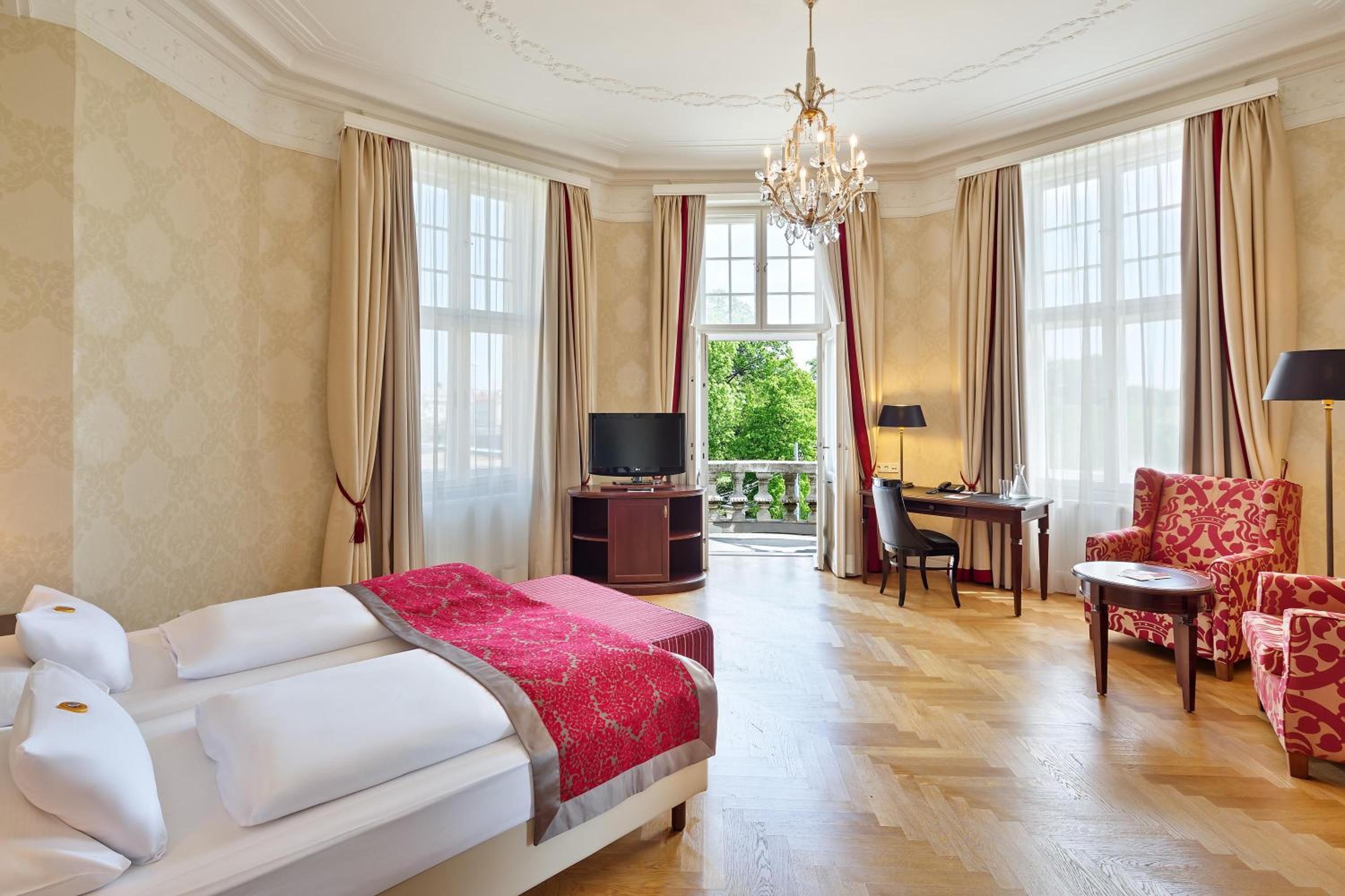 Suite photo 1
