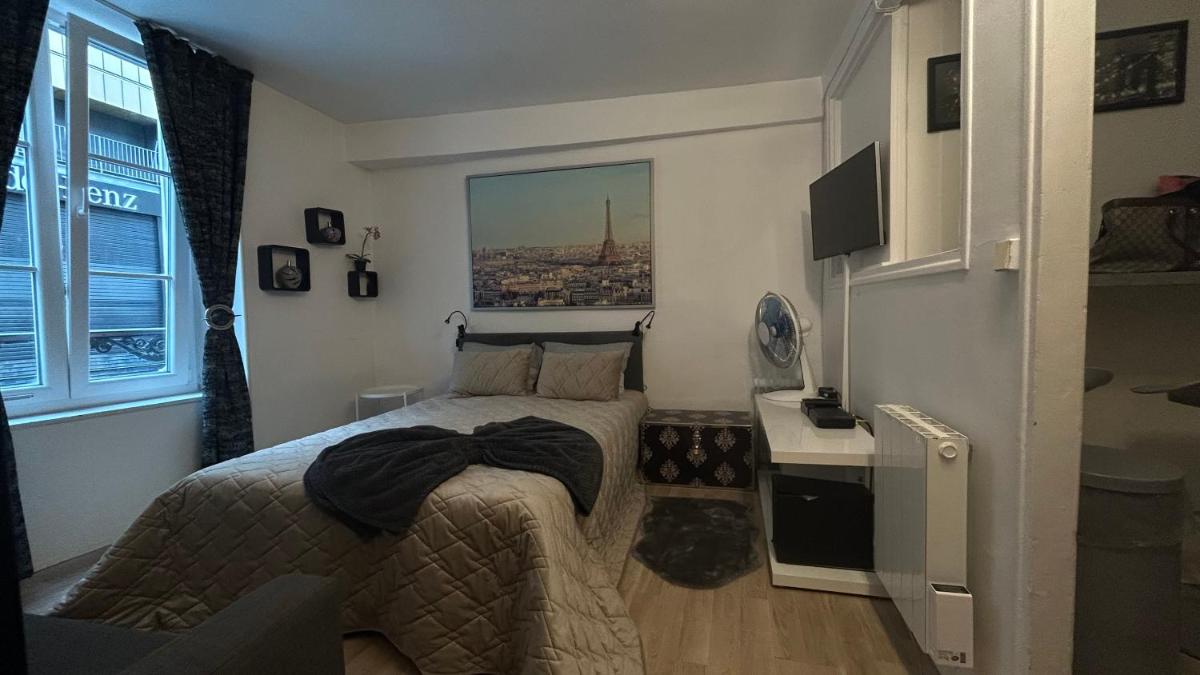 One-Bedroom Apartment photo 3