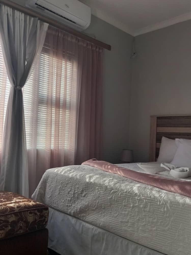 Budget Double Room photo 2
