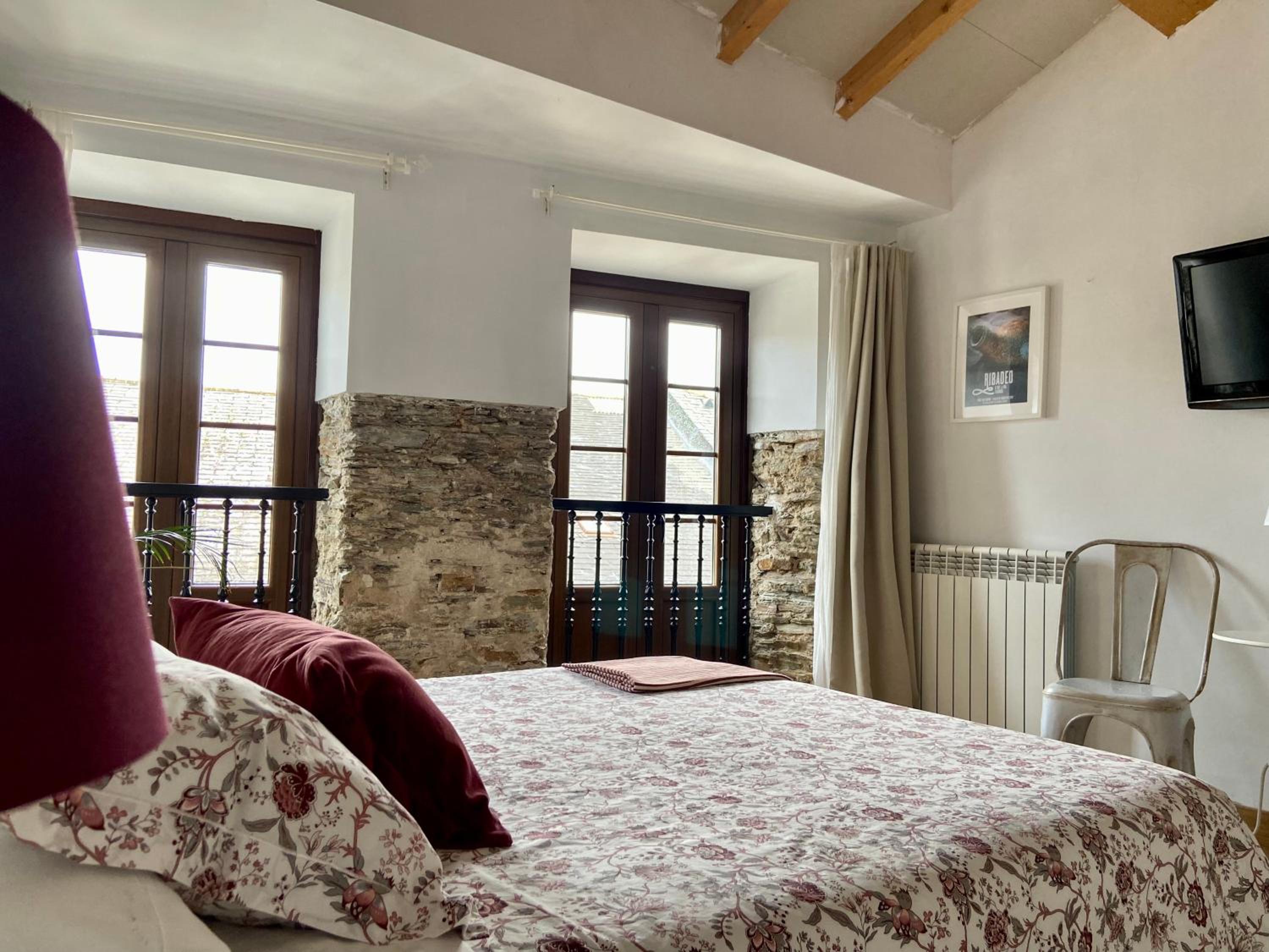Double Room with Private Bathroom - Photo 1