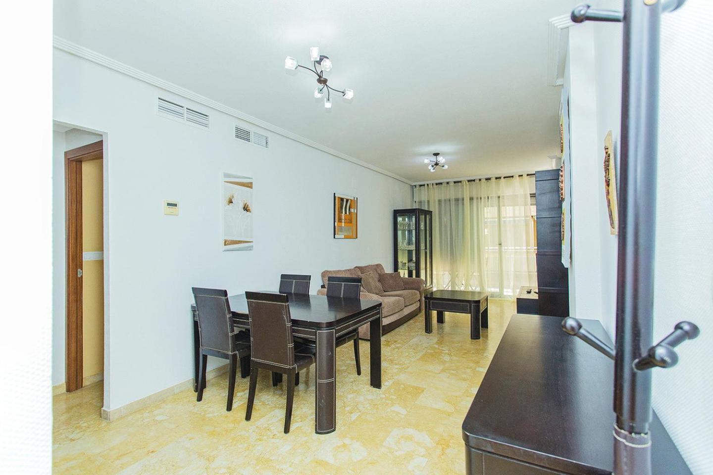 Apartamento con Balcón