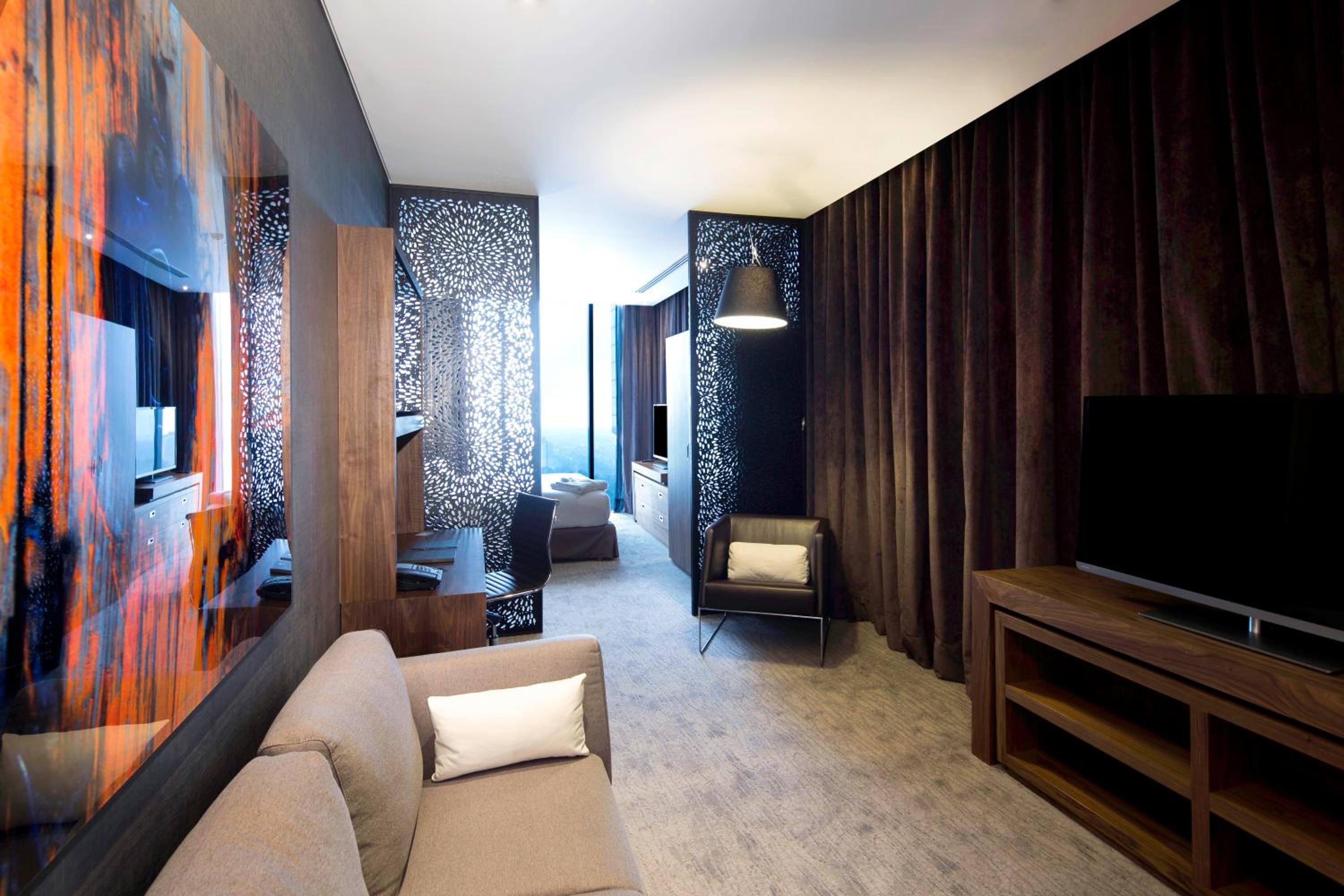One-Bedroom King Suite