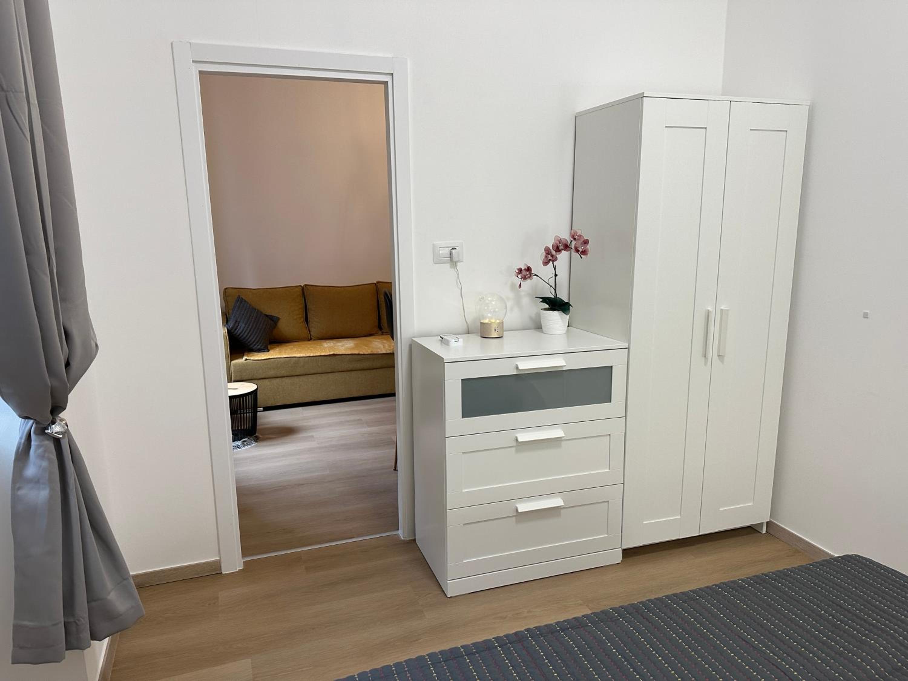 One-Bedroom Apartment