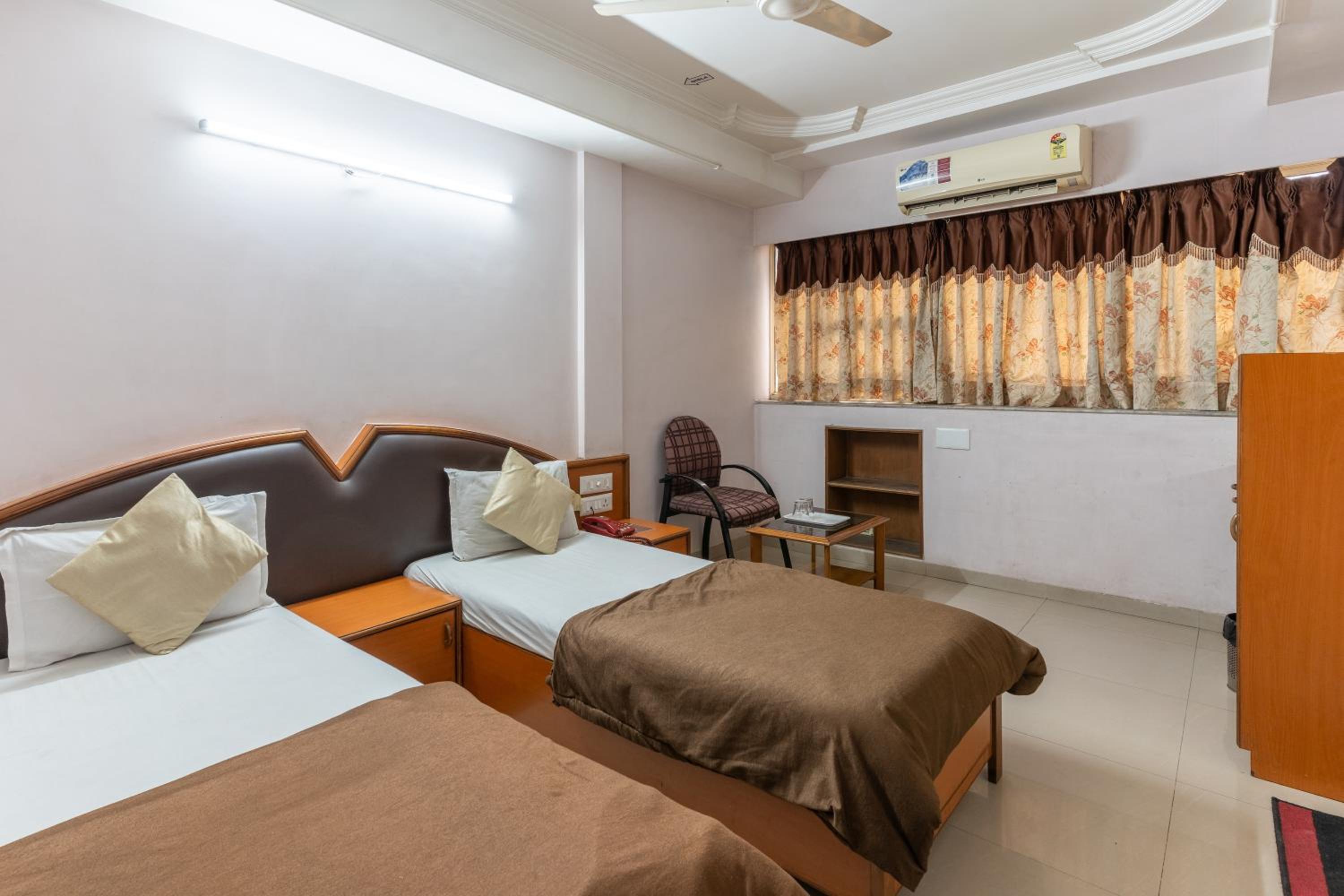 Standard Double Room - Photo 5