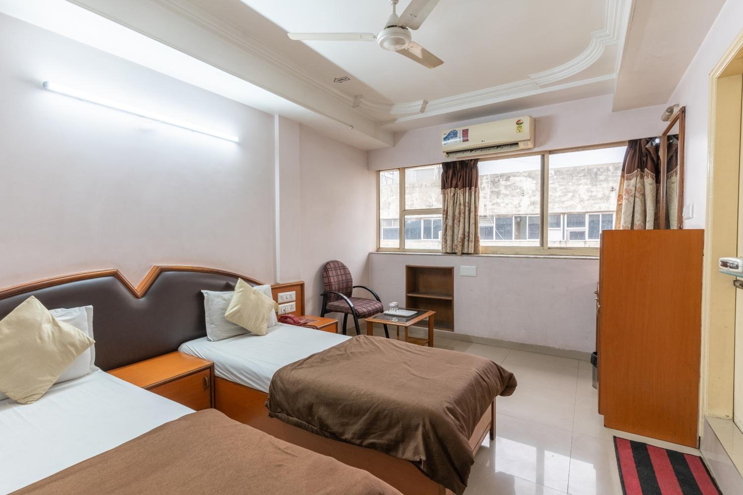 Standard Double Room - Photo 2