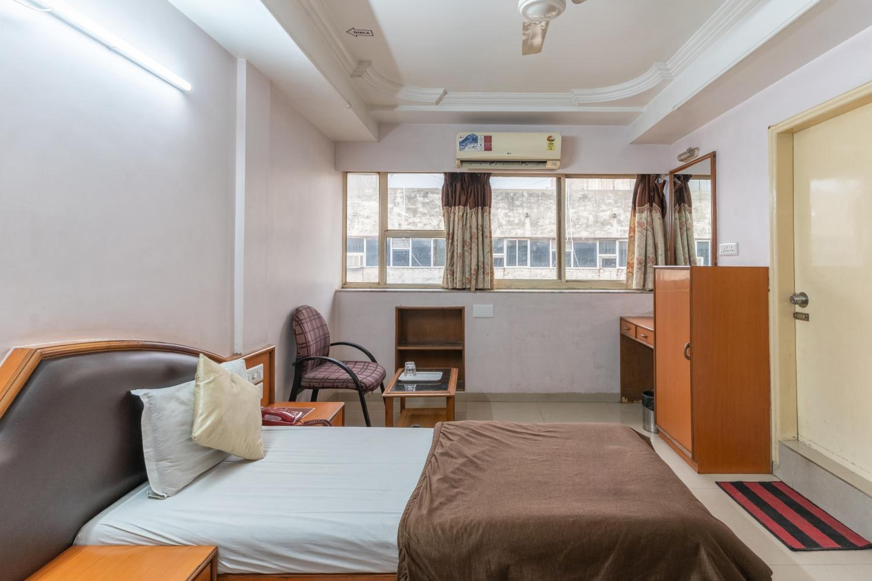 Standard Double Room - Photo 4