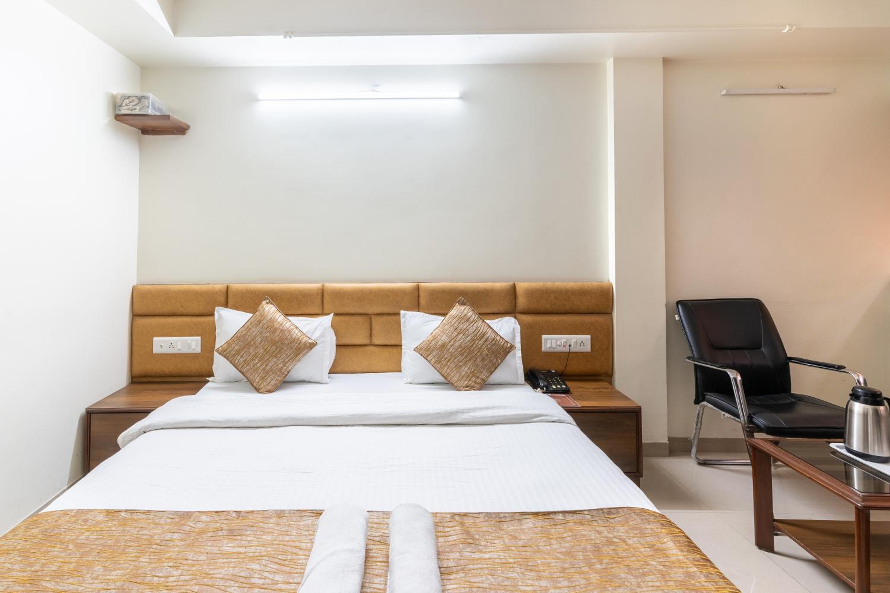 Deluxe Double Room - Photo 10