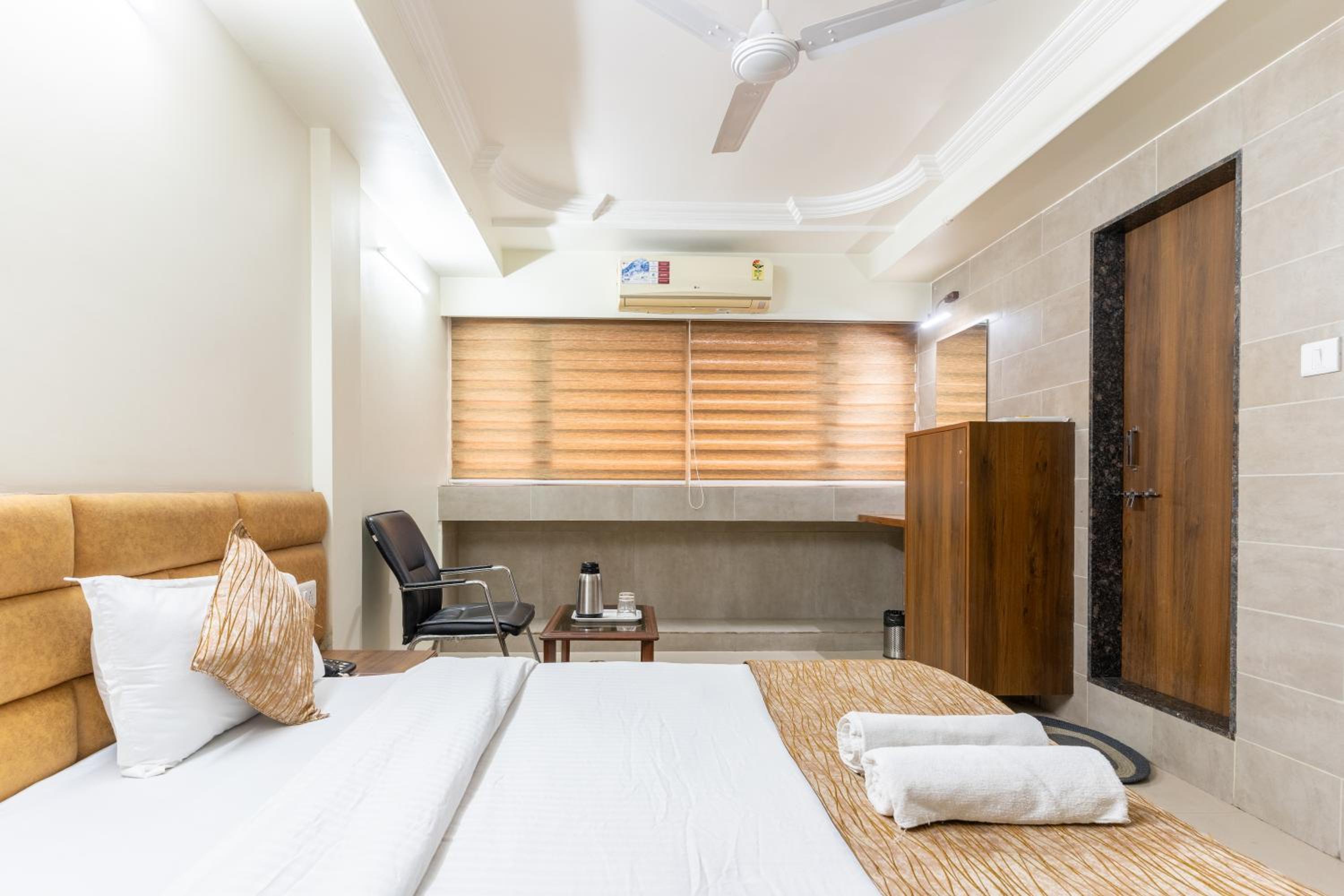 Deluxe Double Room - Photo 7