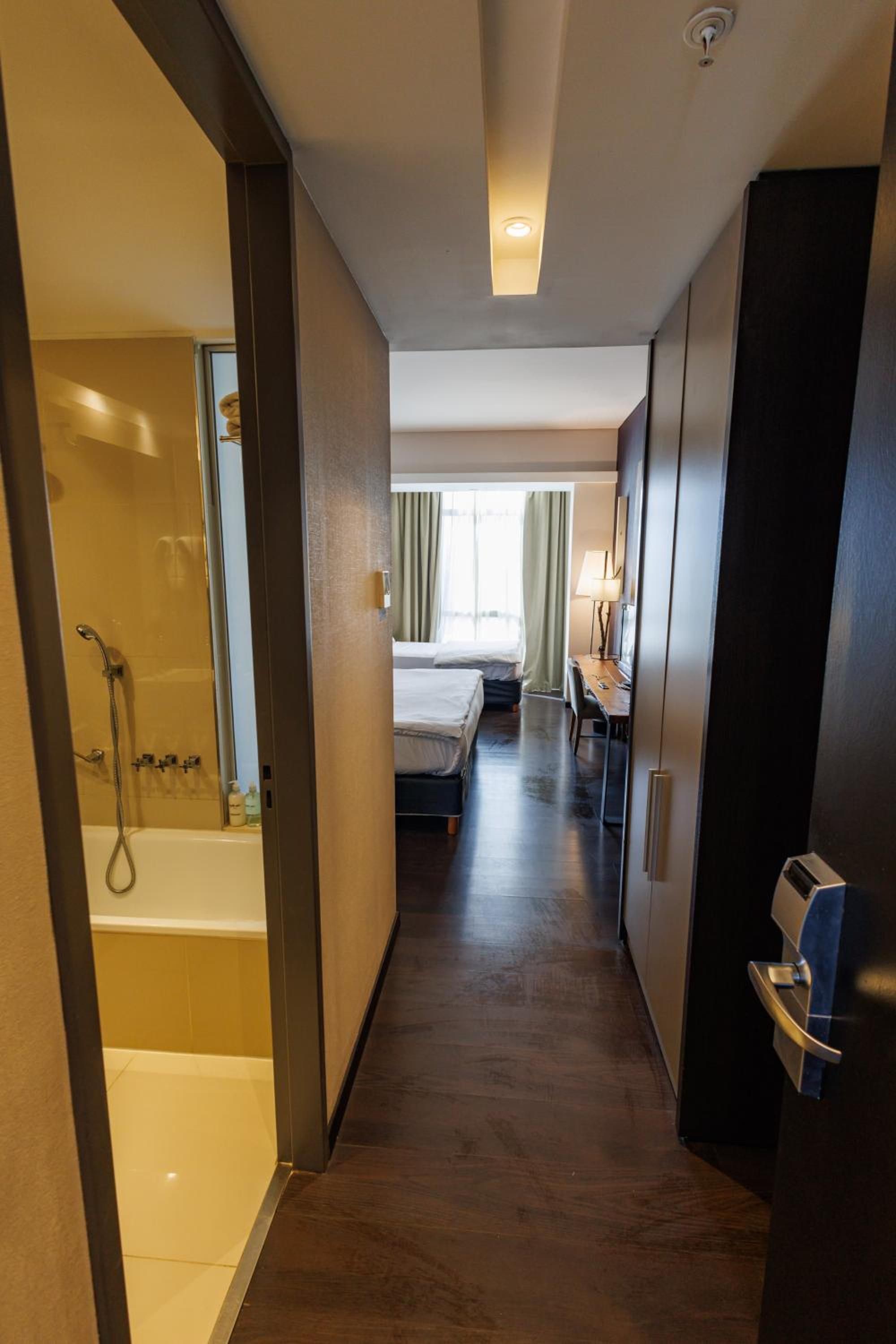 King Room - Non-Smoking