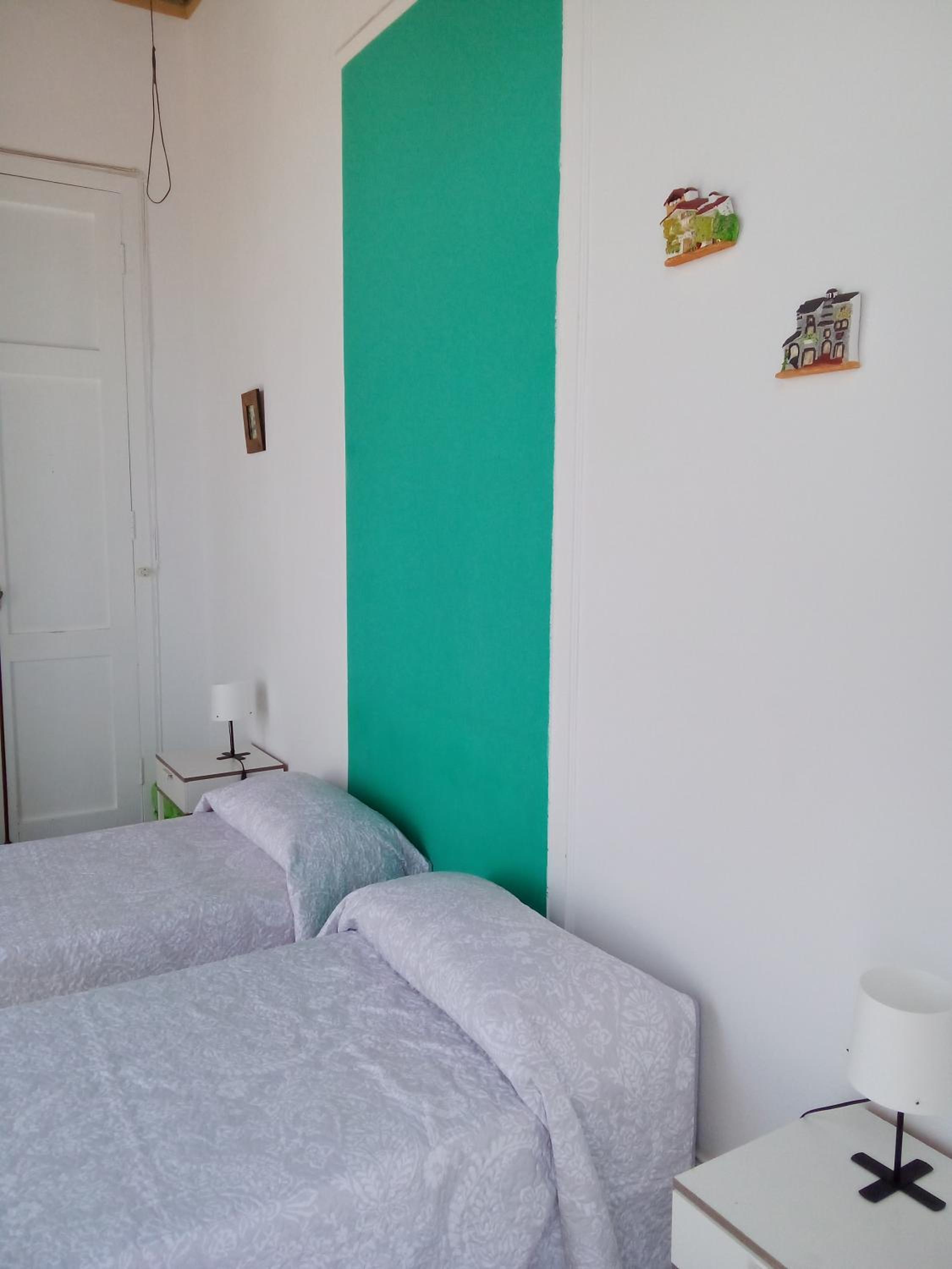 Deluxe Room - Photo 9