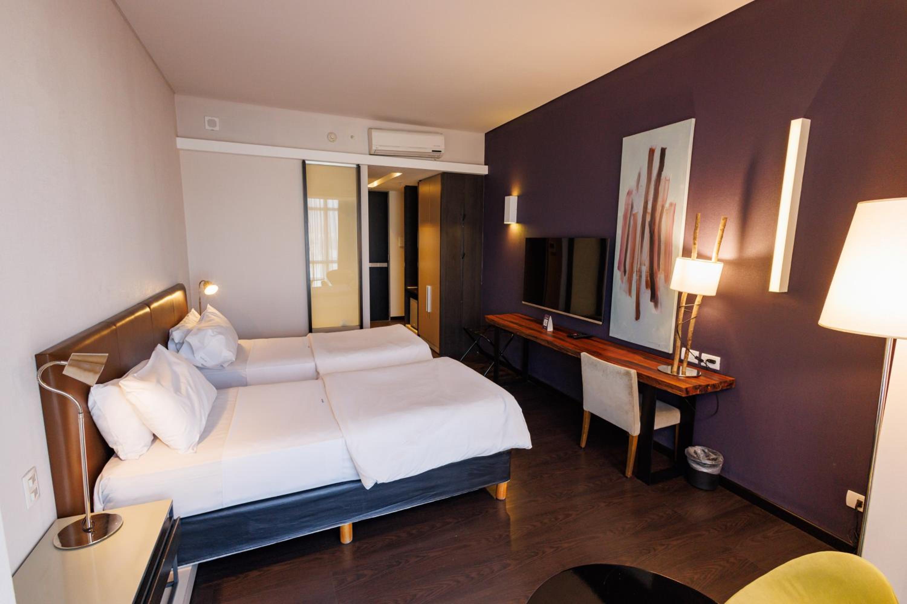 Twin Room - Non-Smoking