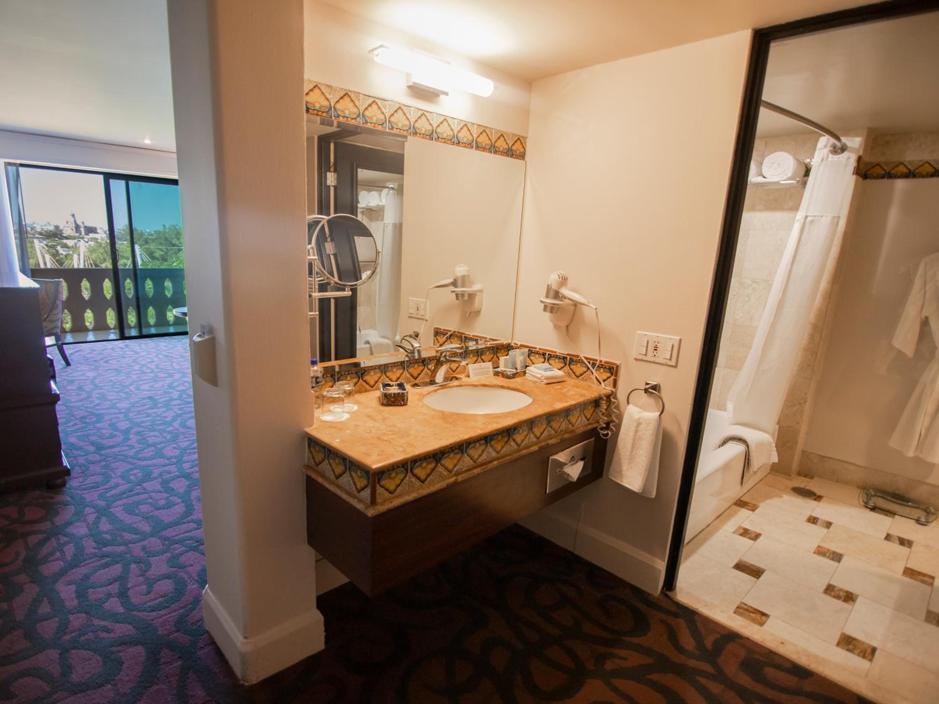 Lucerna Select King Room photo 2