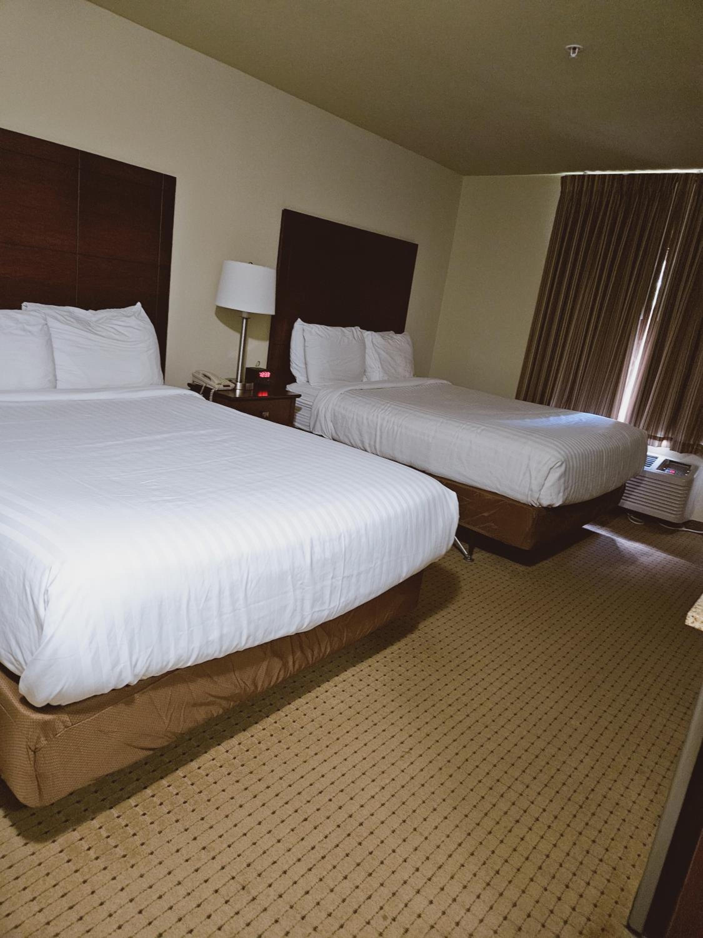 Queen Room with Two Queen Beds - Photo 2
