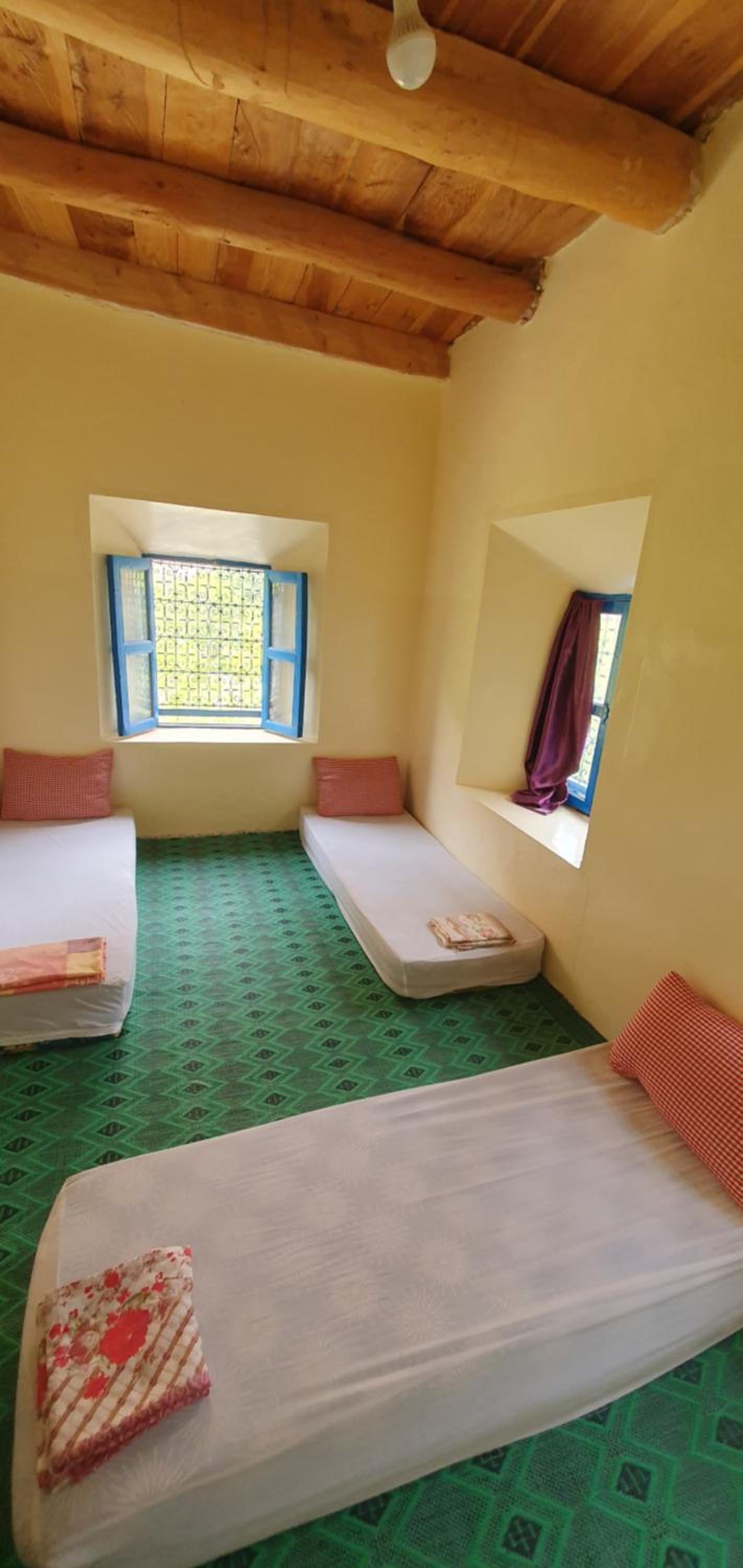 Triple Room with Private Bathroom - Photo 9