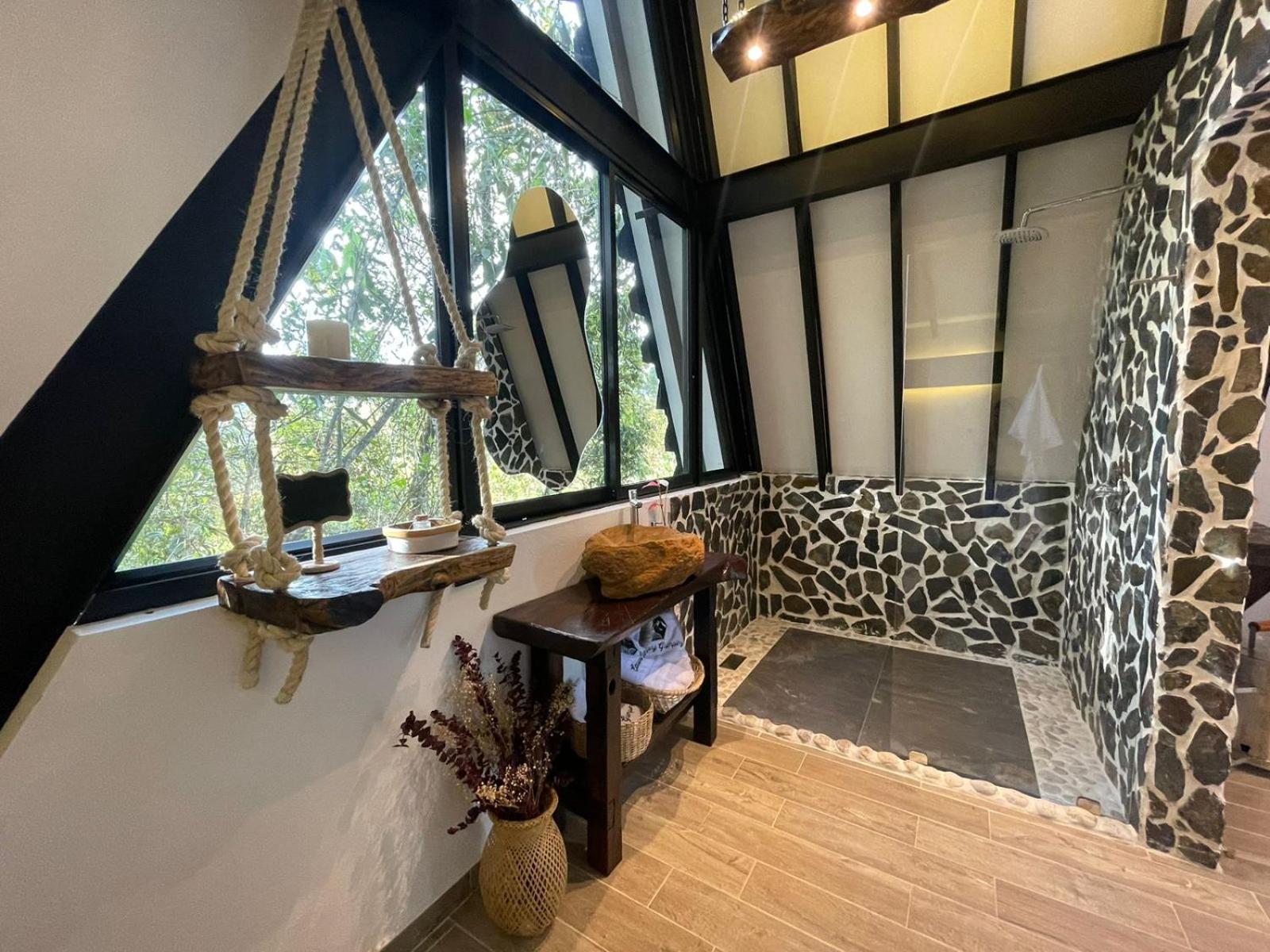 Queen Room with Spa Bath photo 3
