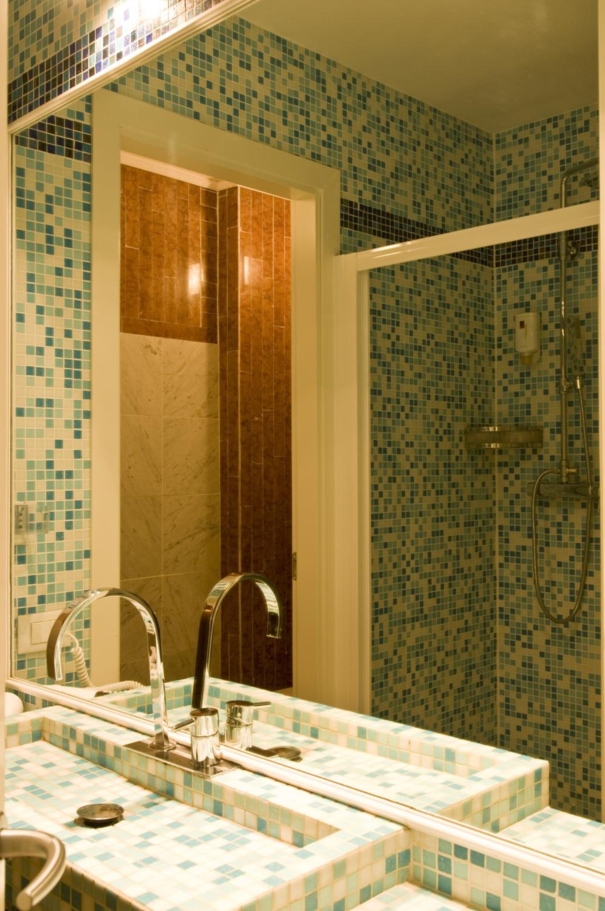 Deluxe Quadruple Room photo 3