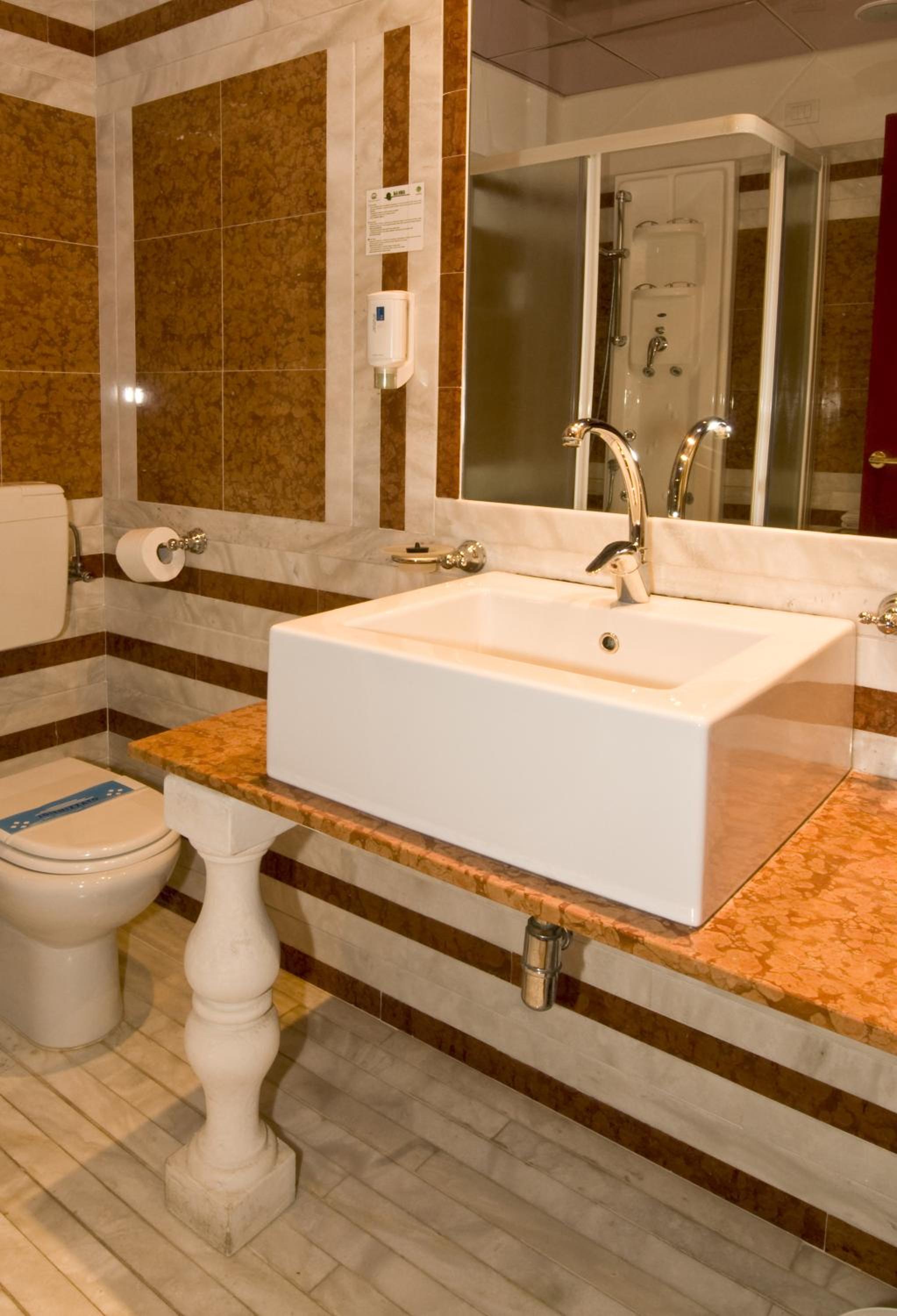 Classic Quadruple Room - Photo 4