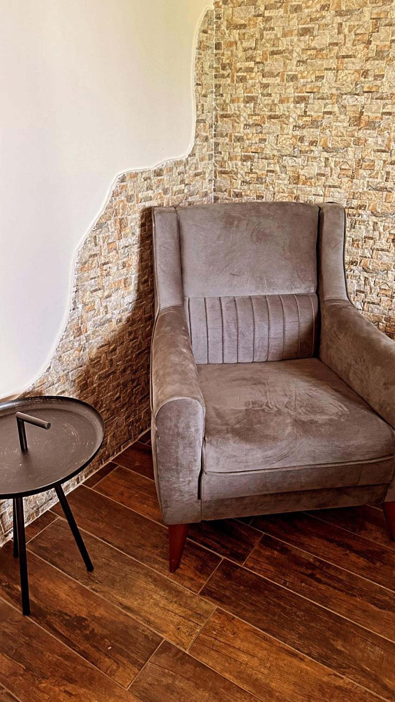 Executive Suite - Photo 7