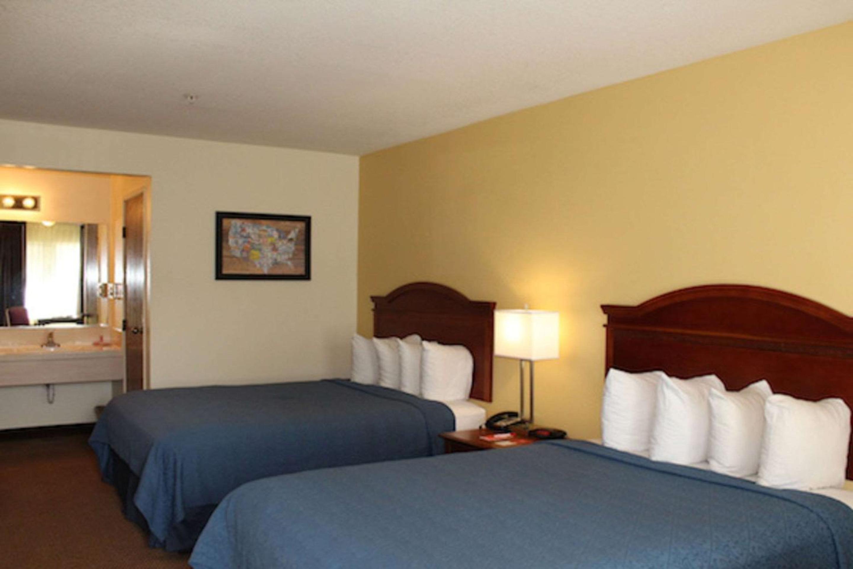 Queen Room with Two Queen Beds - Non-Smoking
