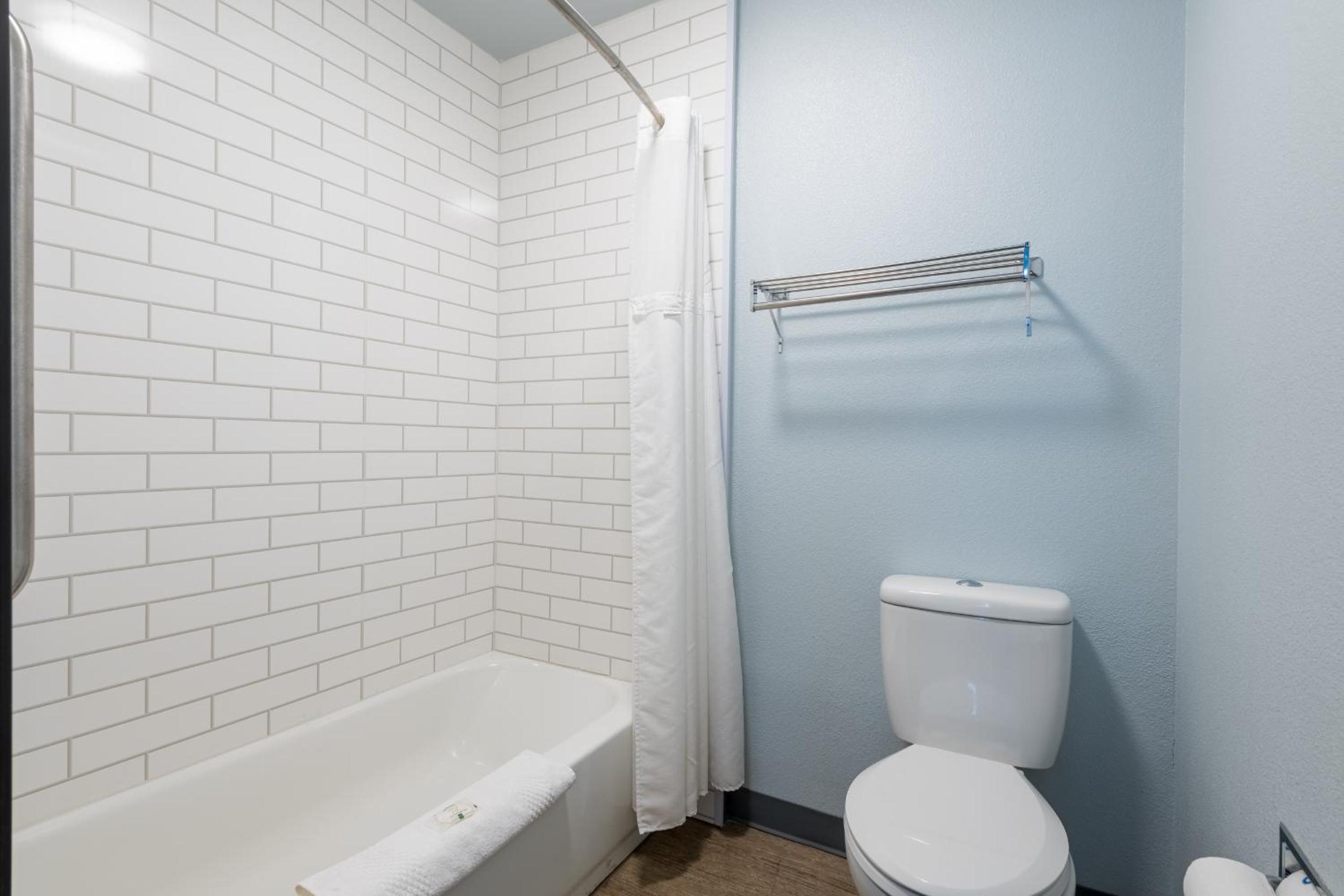 King Room - Non Smoking - Photo 5