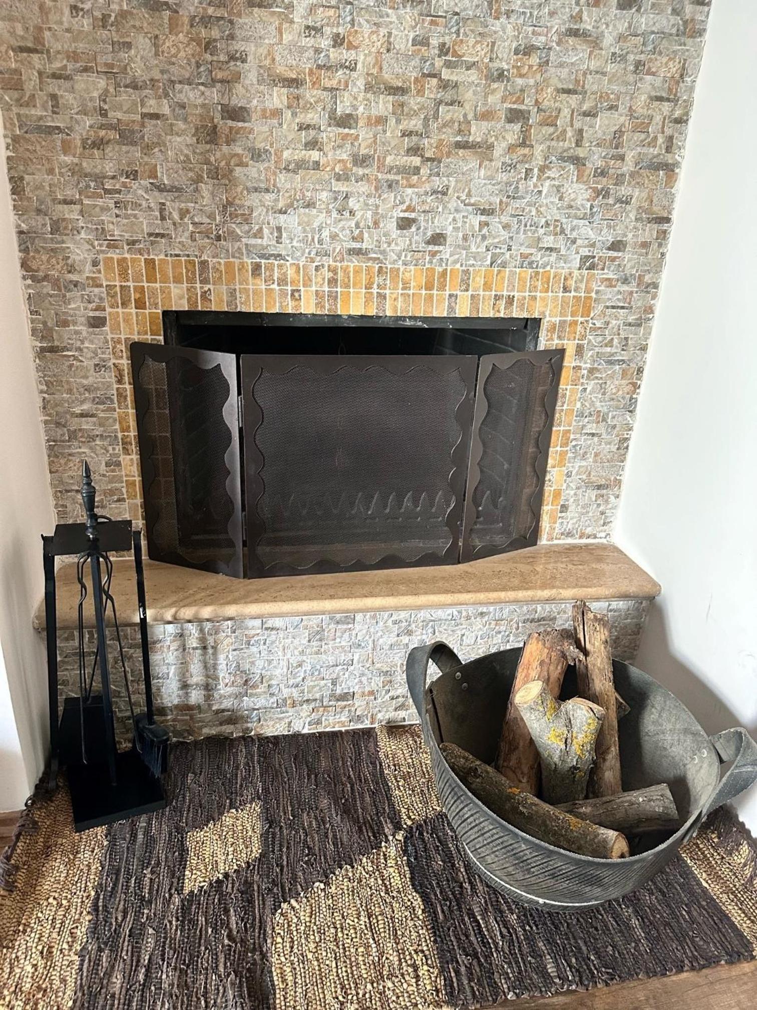 Executive Suite - Photo 10