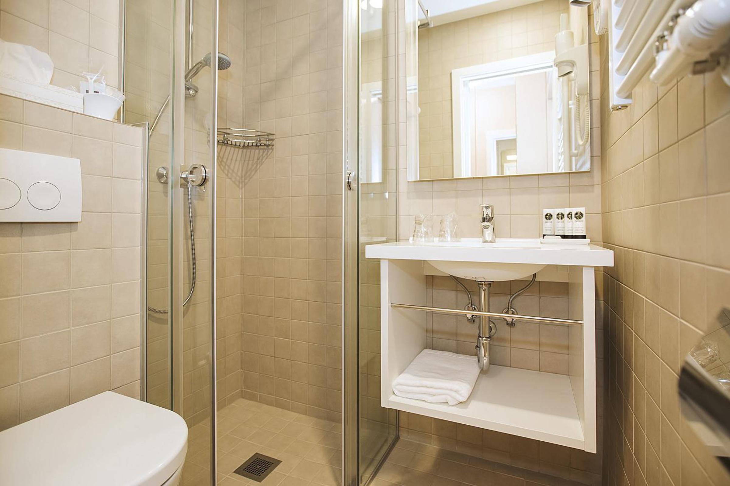 Special Offer - Double Room with Balcony - Fine & Dine  - Photo 9